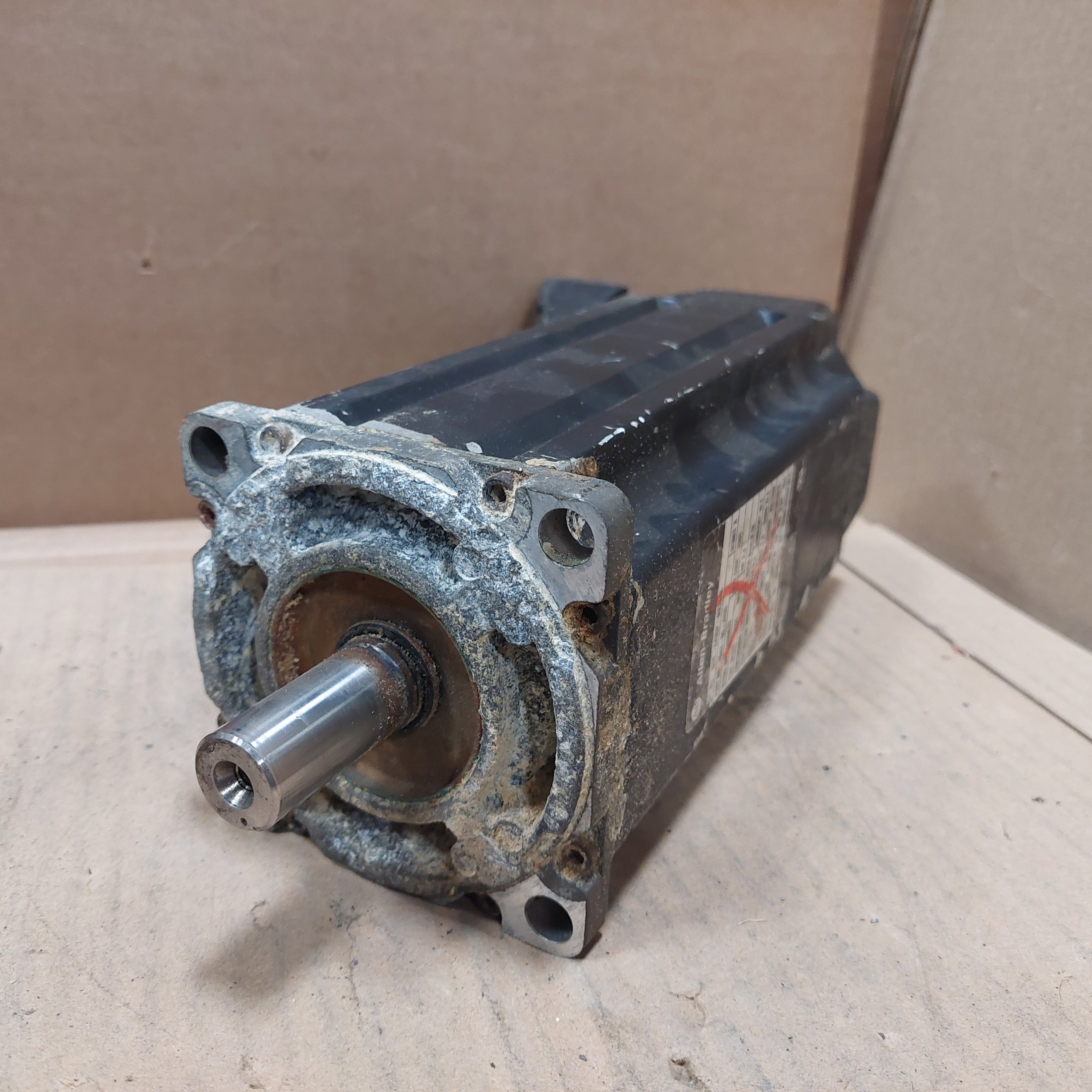 Allen Bradley MPL-B430P-MK24AA 460V AC Servo Motor 5K RPM Inverter #3 Used