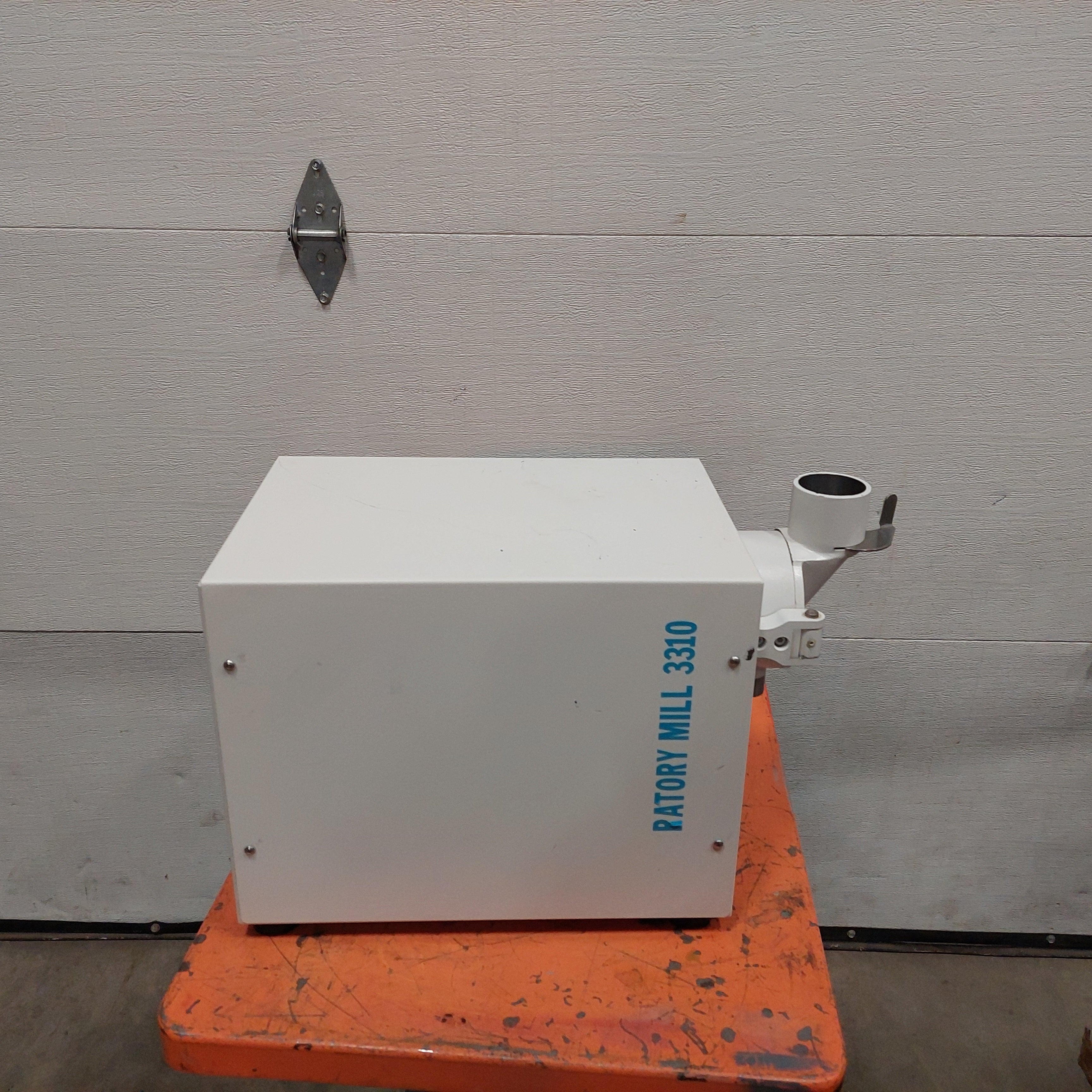 Perten Type 3310 Laboratory Grain Mill 120V Used