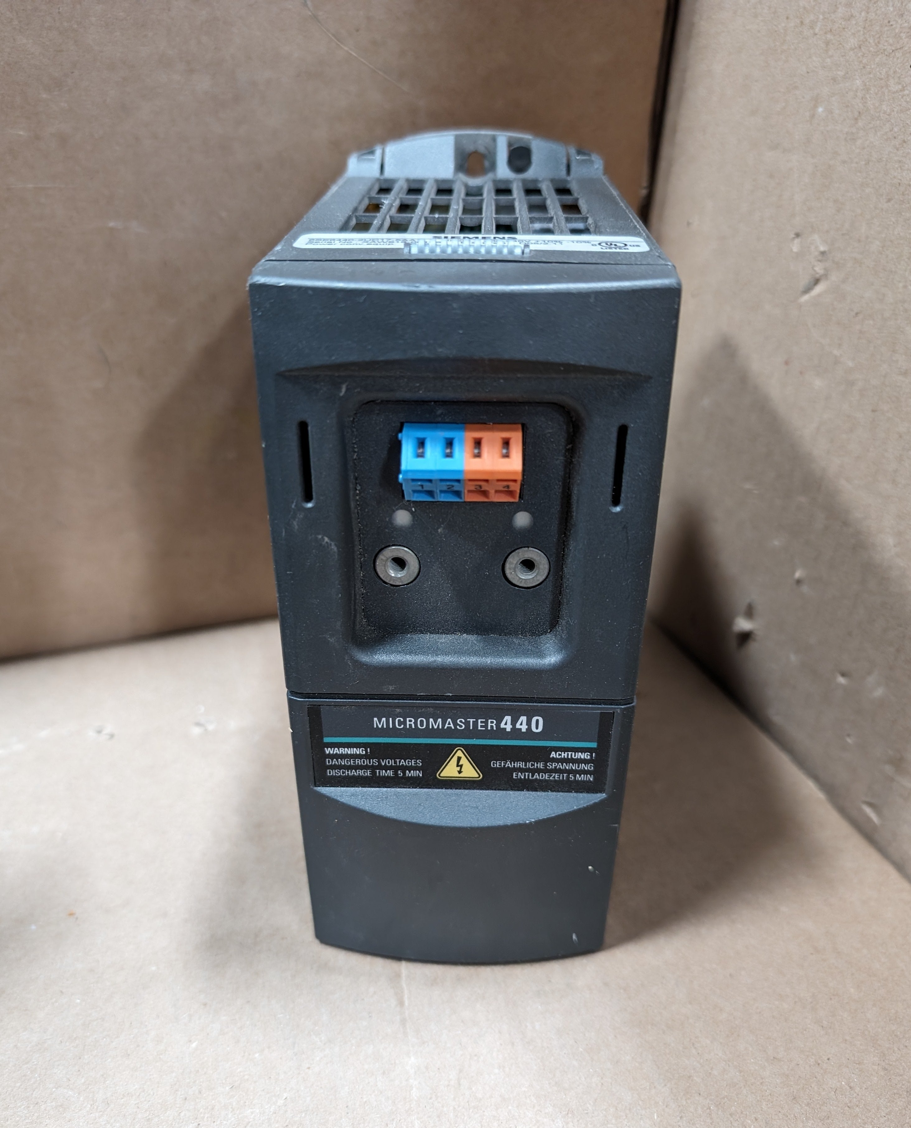 Siemens Micromaster 440 .75KW Servo Drive 6SE6440-2UC17-5AA1 1HP 240V Used