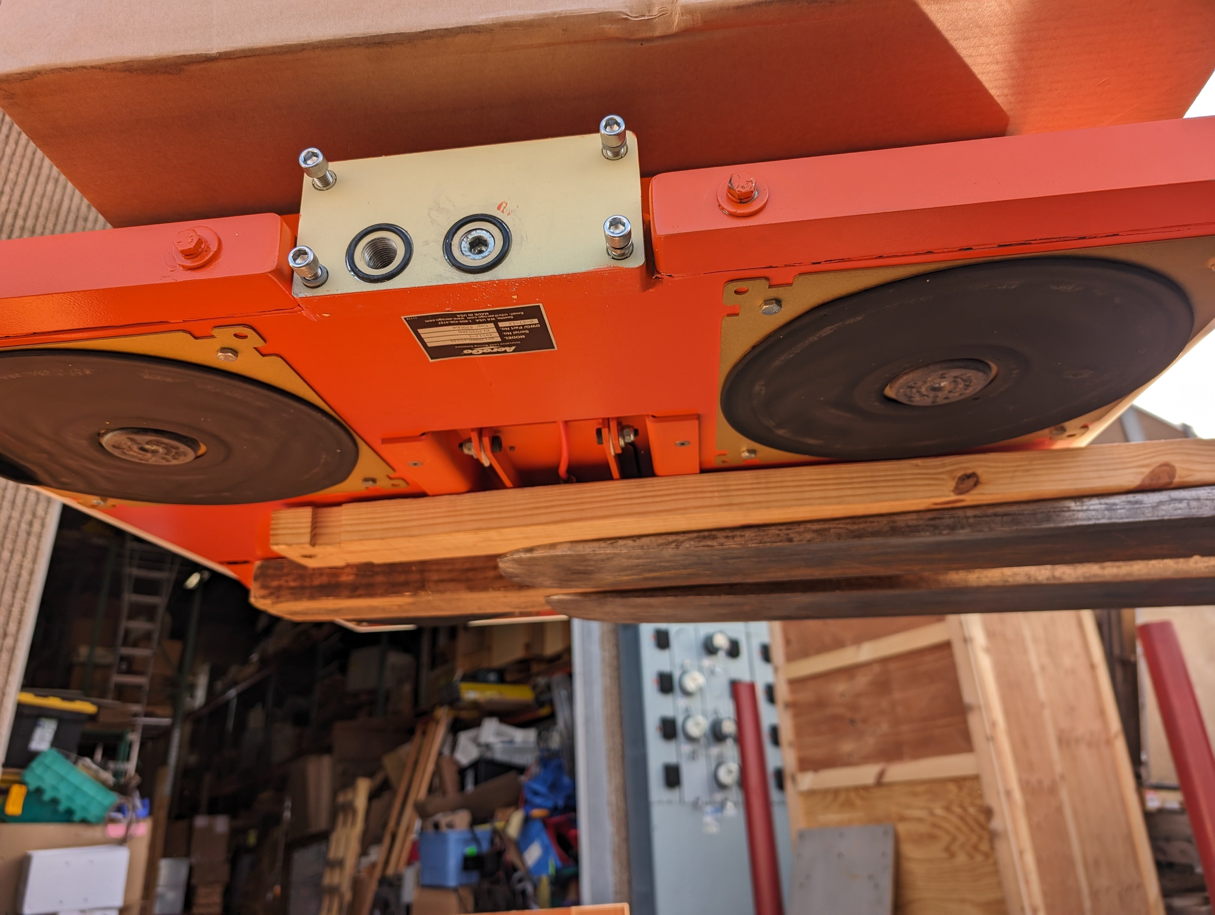 AeroGo 8,000lb Aero-Pallet System 35" x 40" Used Very Little