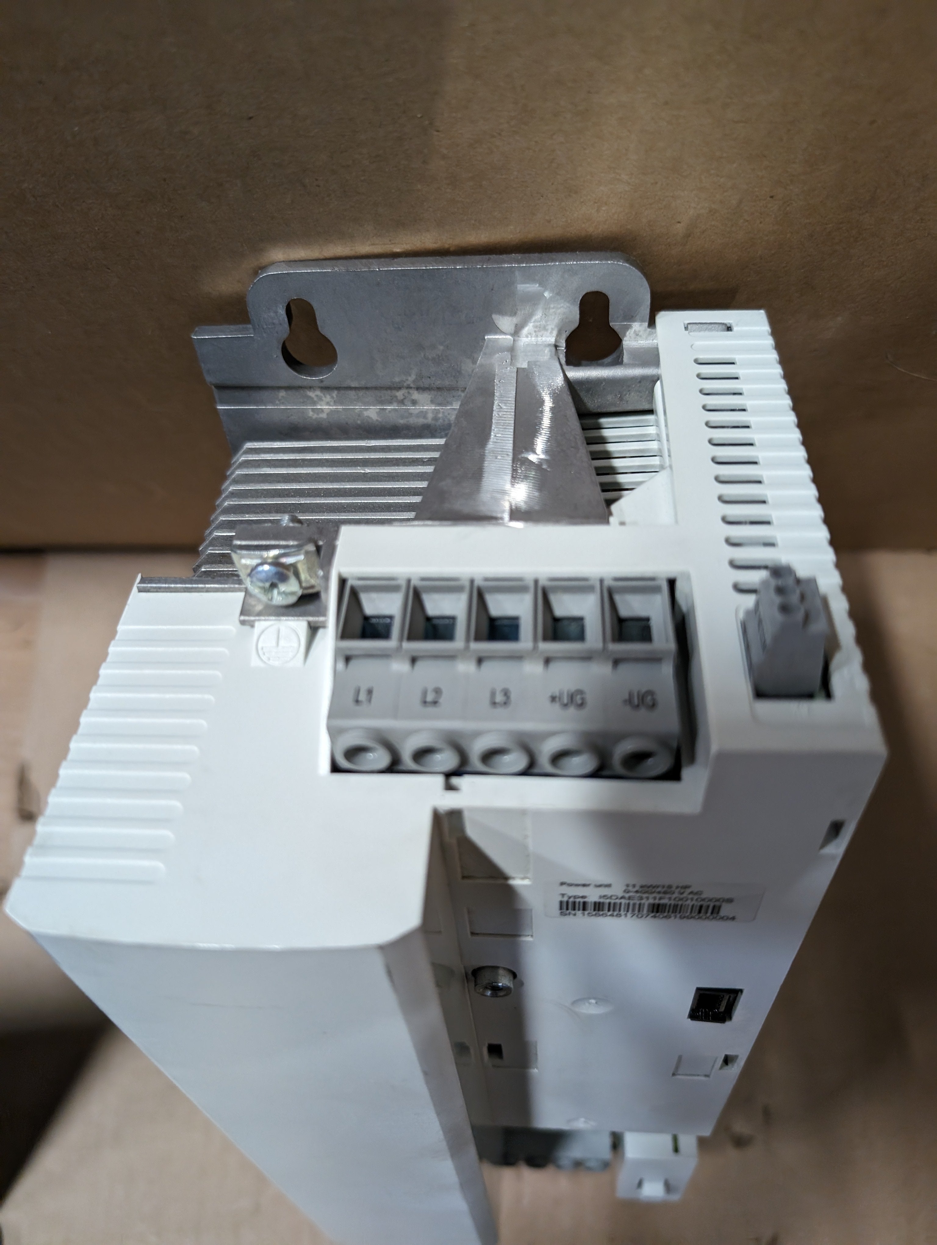 Lenze i550 I5DAE311F10010000S 11 kW/15HP 3PH 480V Power Supply New