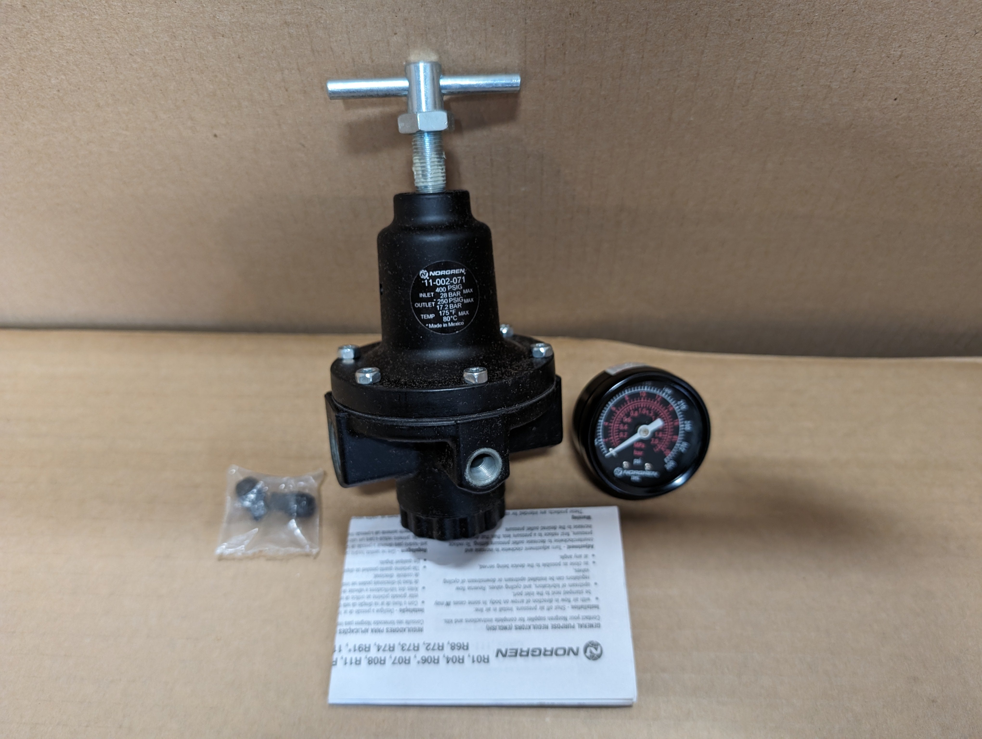 Norgren 11-002-071 1/2" Regulator with Gauge 5-250 psig New
