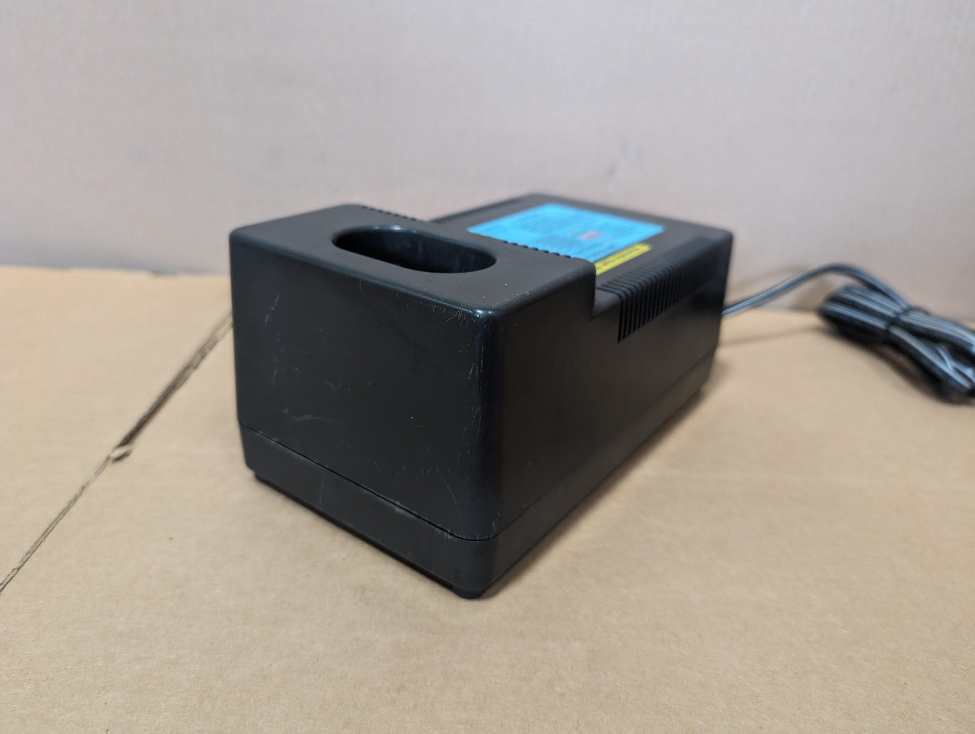 Huskie Tools CH-35R Battery Charger Used