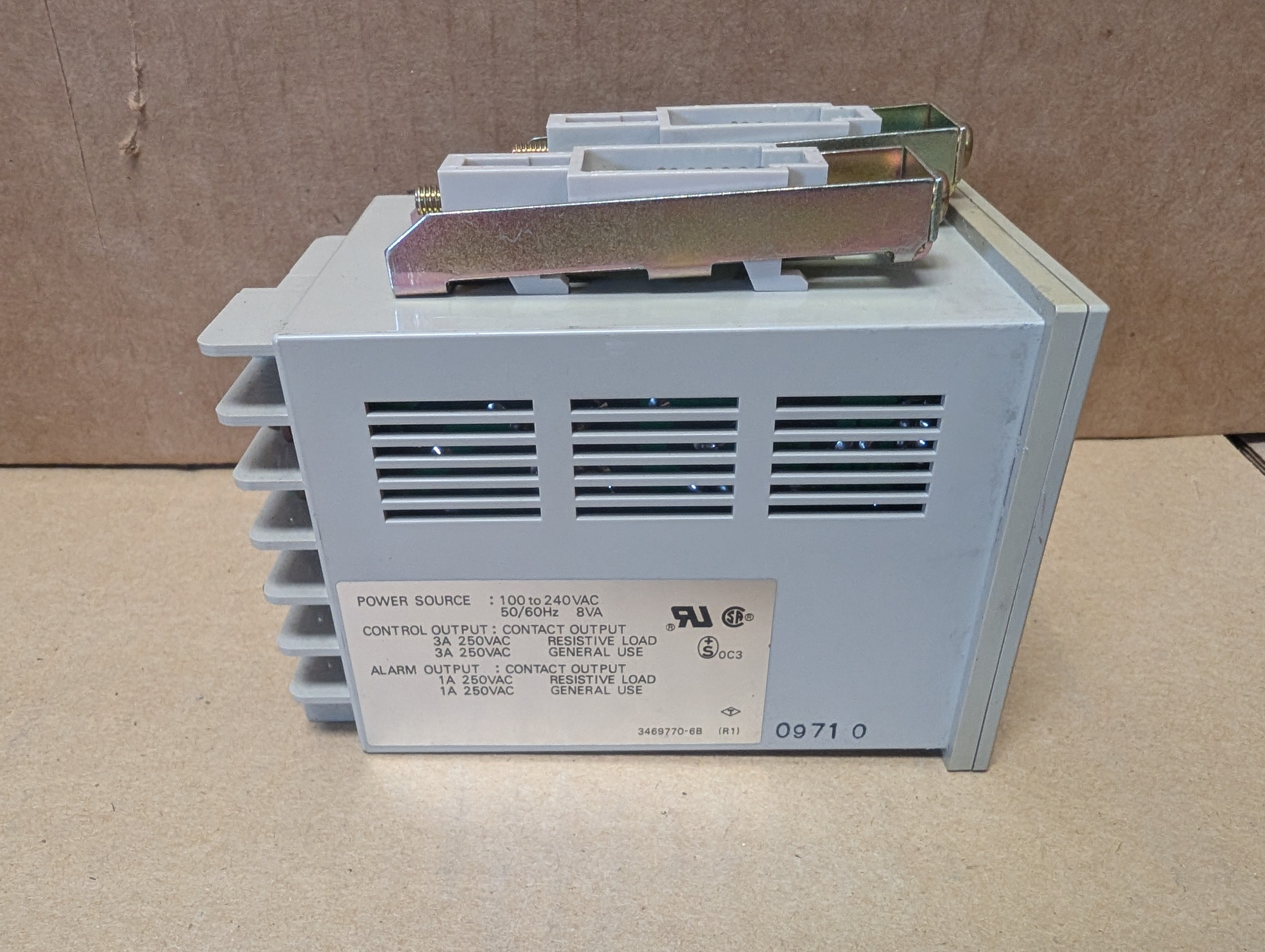 Omron E5BS-R1P Temperature Controller Used
