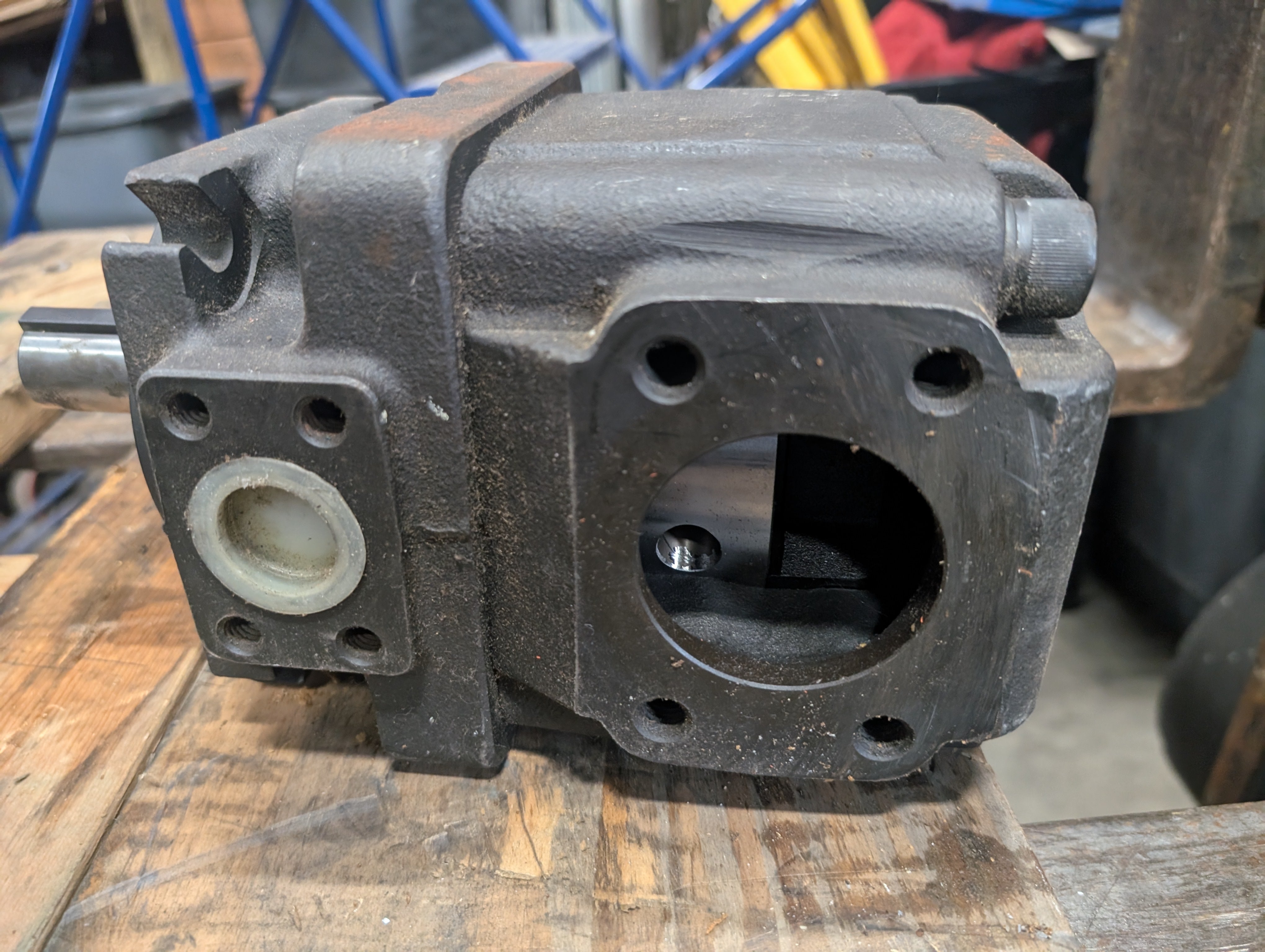 Permco 7400-6131-0002, PT7DSW-B42-Xl01-A1-W1 Single Vane Pump New