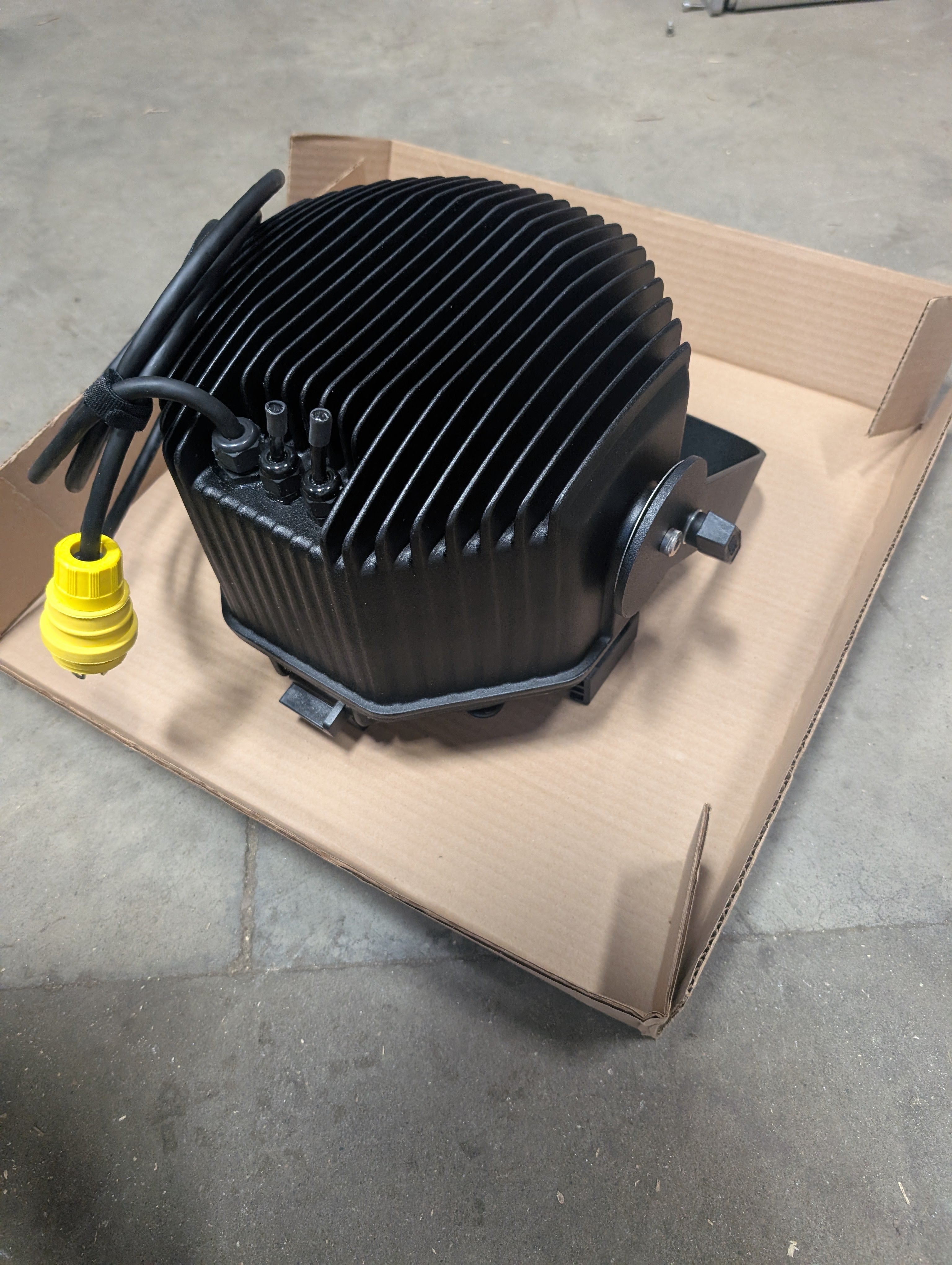 Altman SSPAR-3K-B Spectra LED PAR 100W 3000K White Rebels Black New