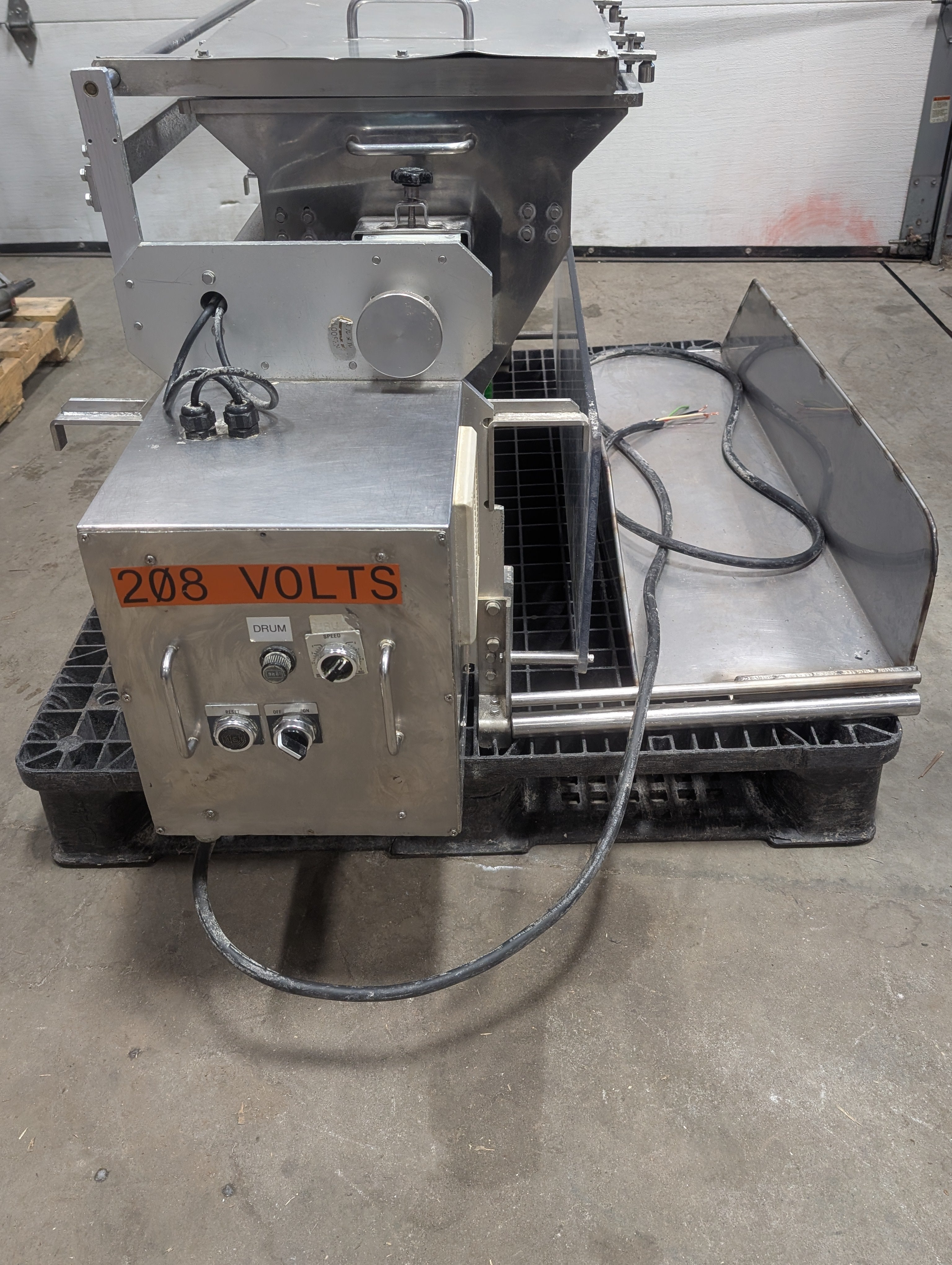 Rheon Strewer PF013 32.5" x 13" Hopper 220V 3 Ph Used