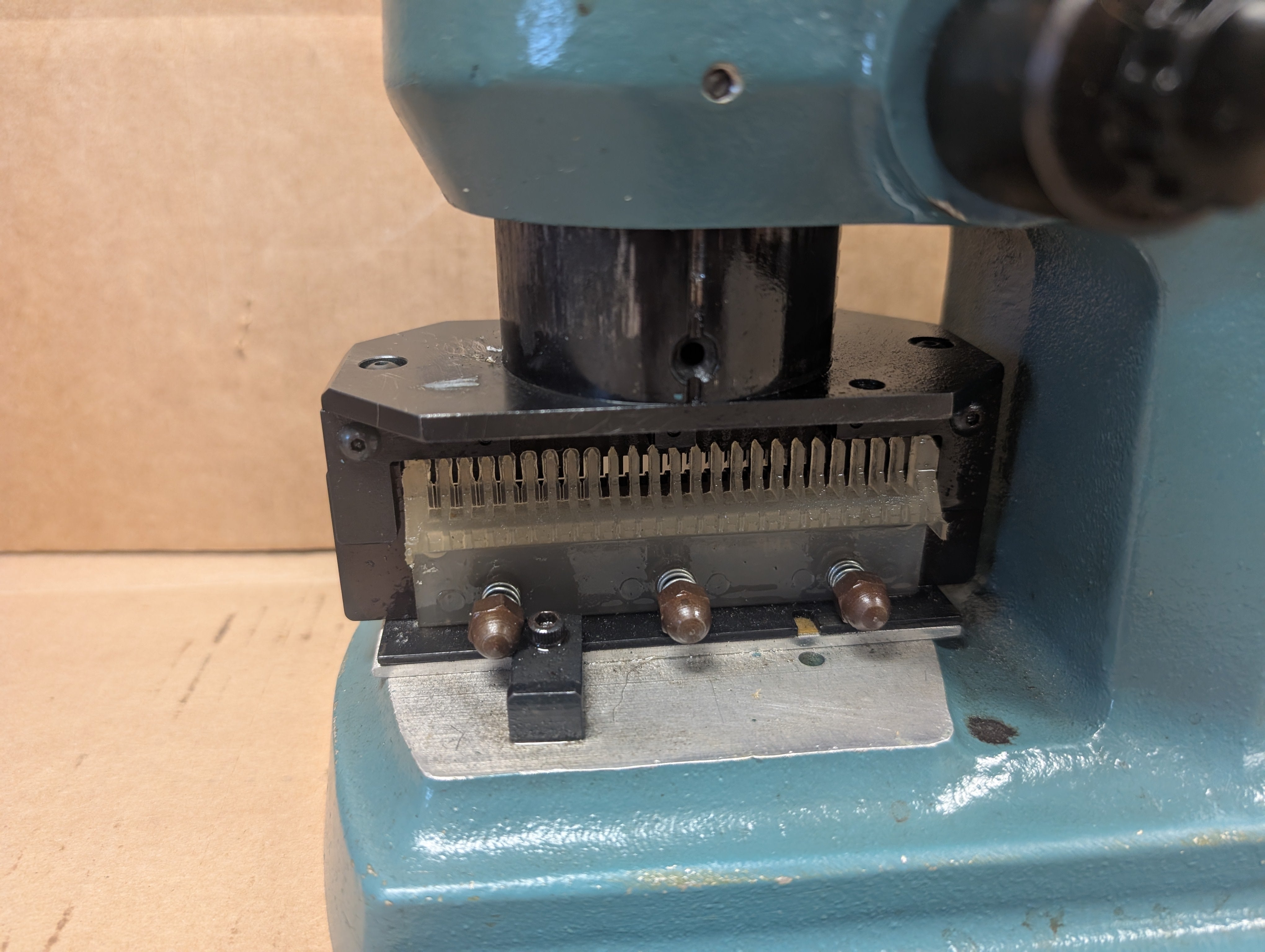 Amp 230537-1 Champ Latch Tool Crimper Used