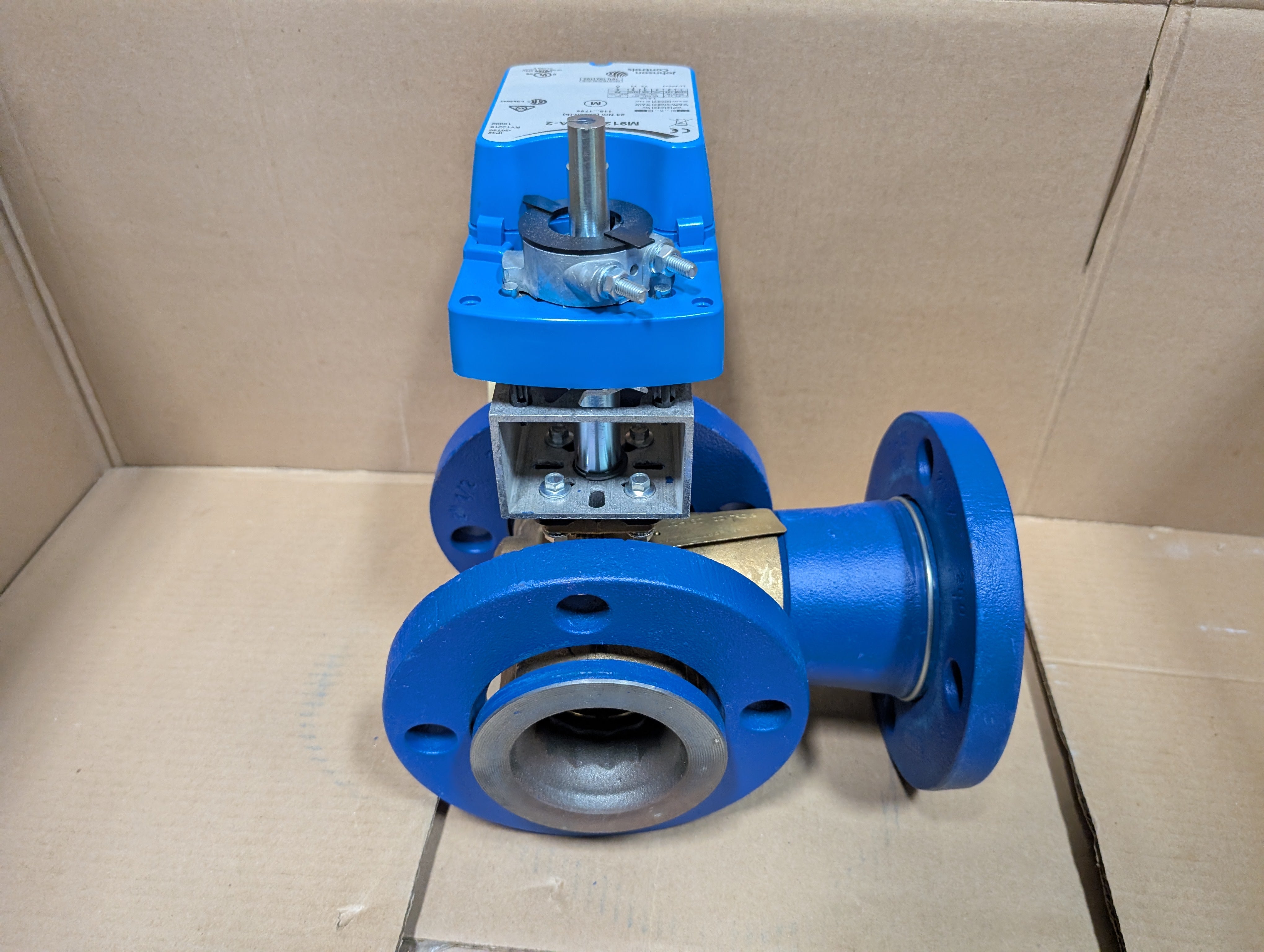 Johnson Controls VG18A5KT 3-Way 2.5" Valve & M9124-GGA-2 Actuator New