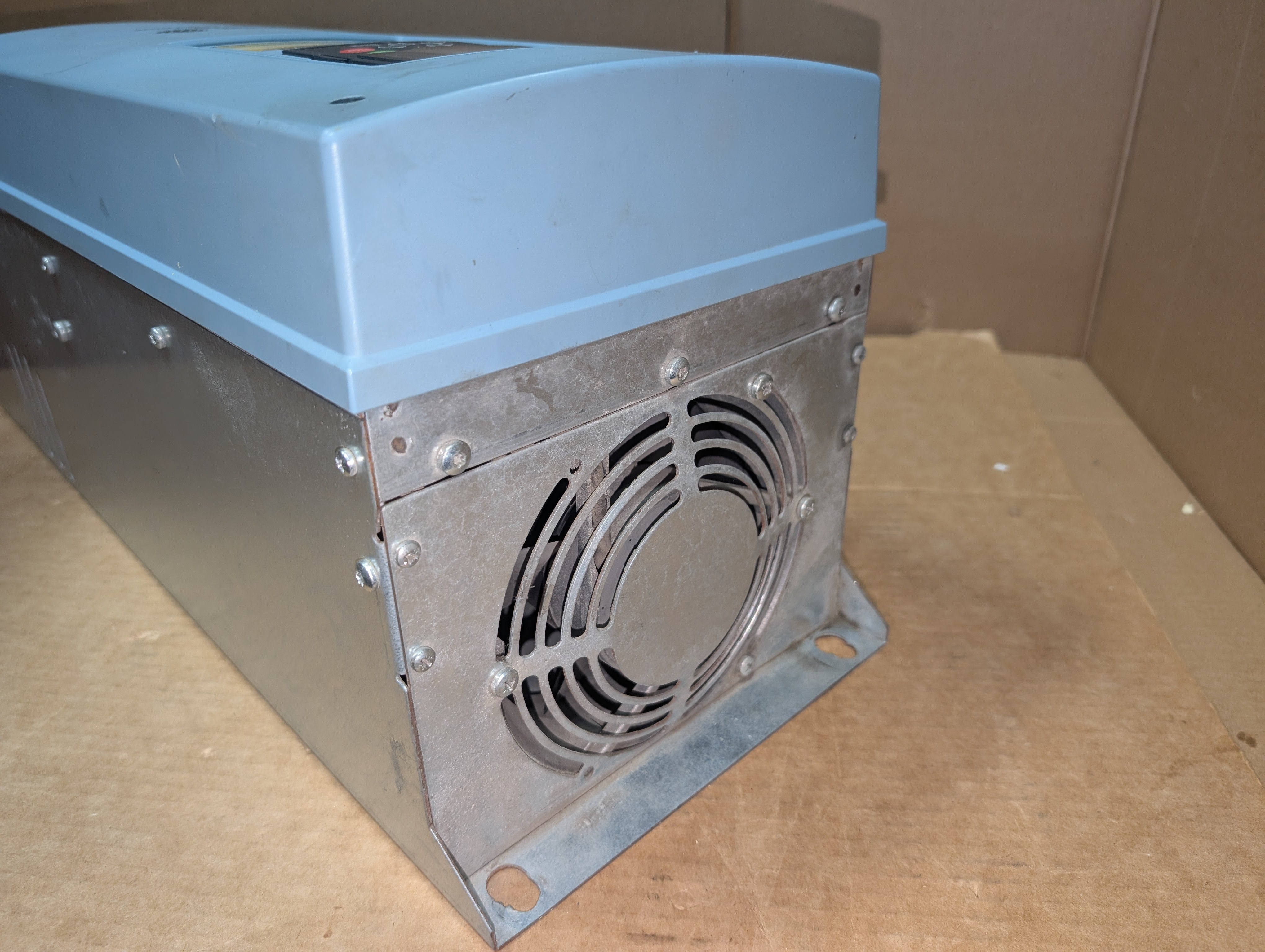 Johnson Controls SVX025A1-2A1N1 25 HP Type 1 N2 VFD 1PH 220-240V 88A Used