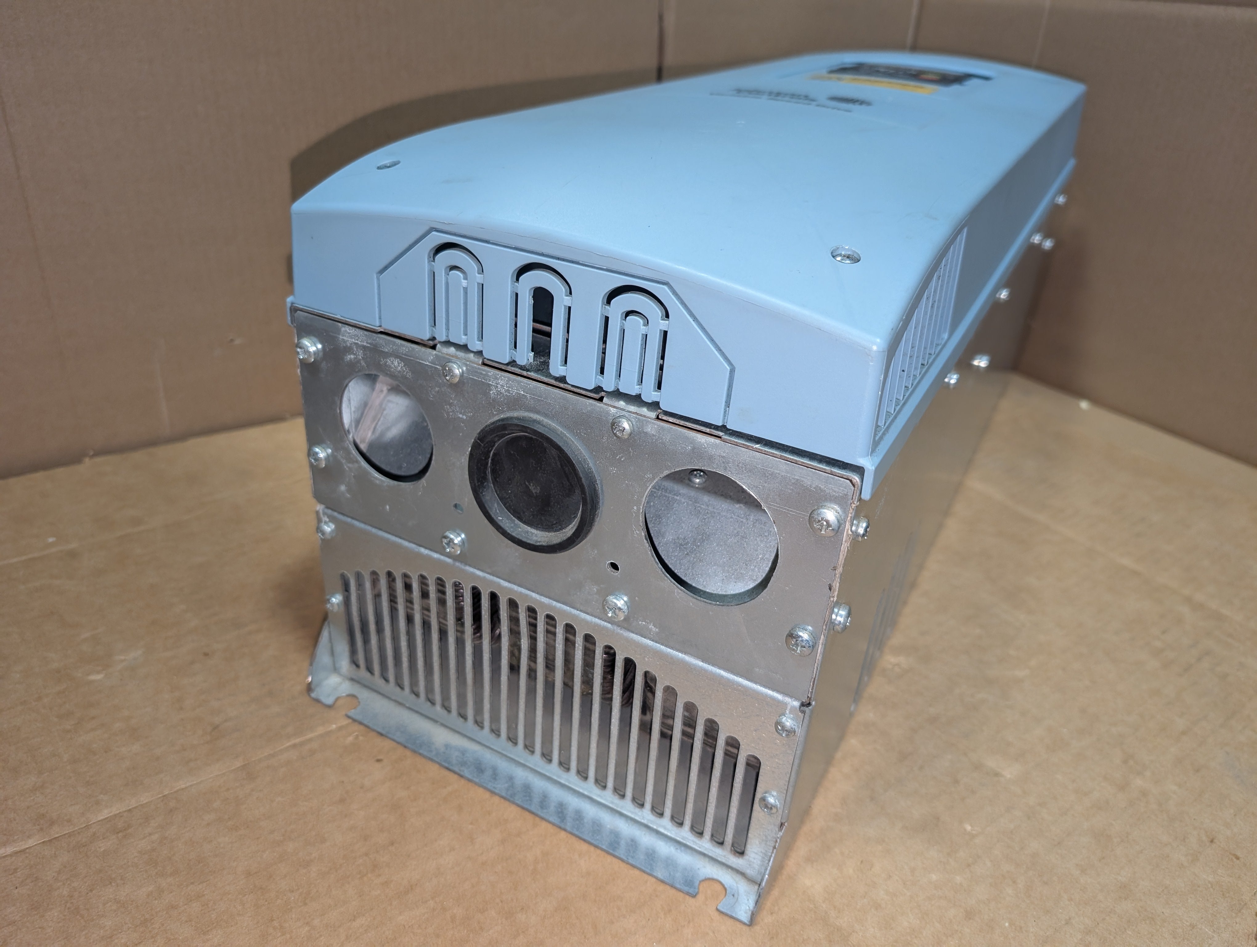 Johnson Controls SVX025A1-2A1N1 25 HP Type 1 N2 VFD 1PH 220-240V 88A Used