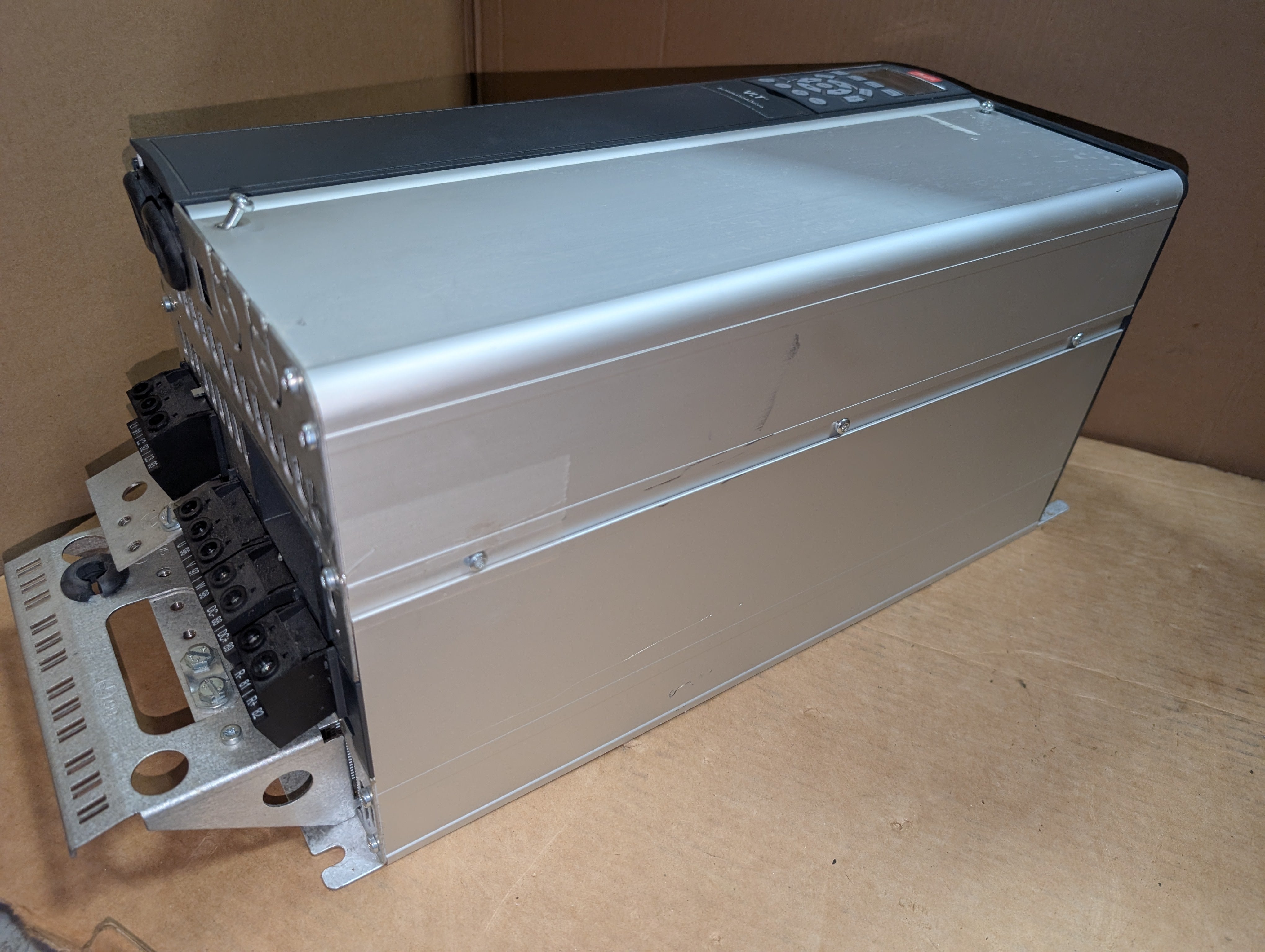 Danfoss VLT FC-302 30HP HVAC Drive 460V 131H4802 40A Used