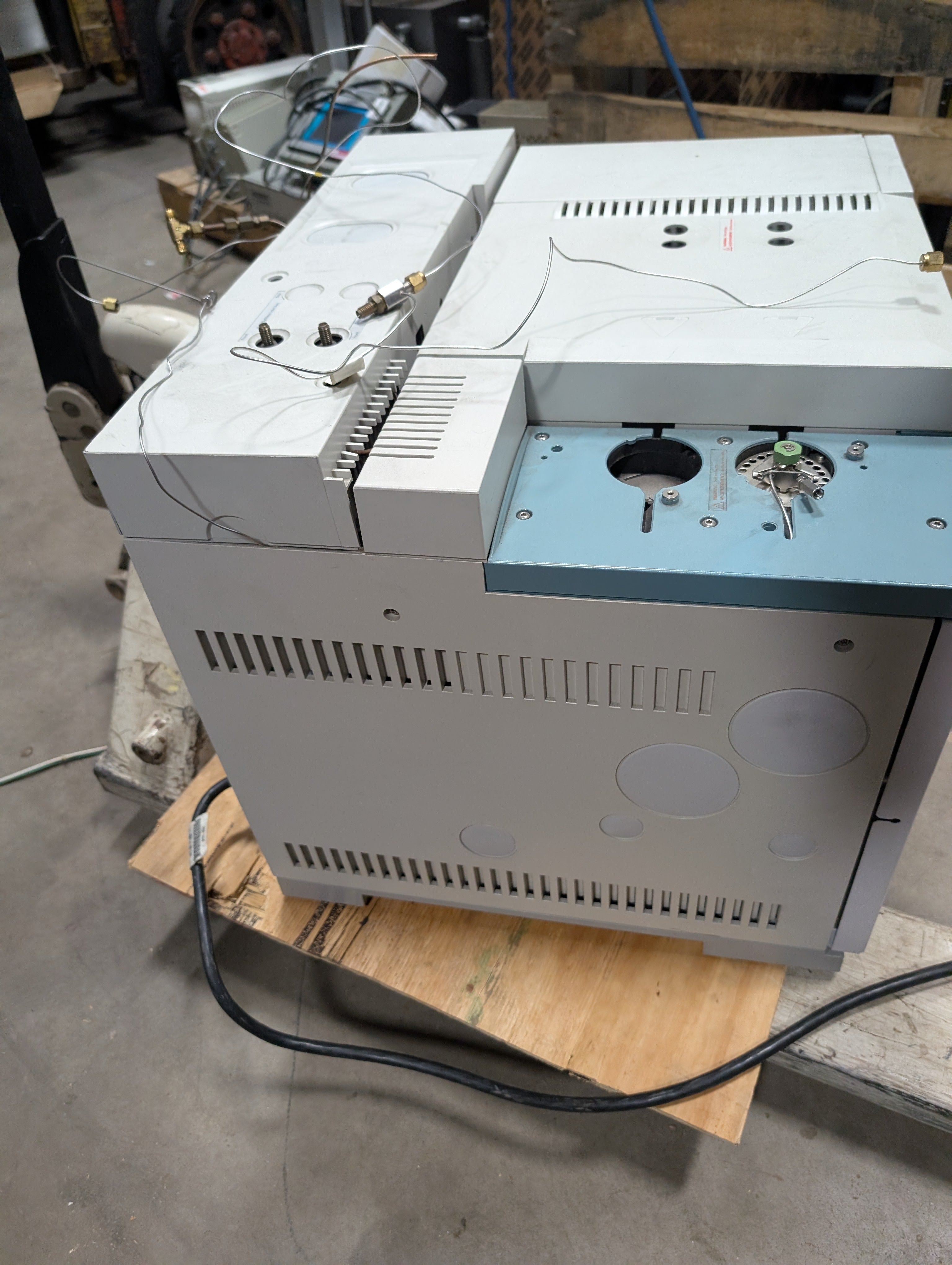 HP Agilent 6890N G1530N Gas Chromatograph FID 4300224J2 AUX 4300PXC9 "AS IS"