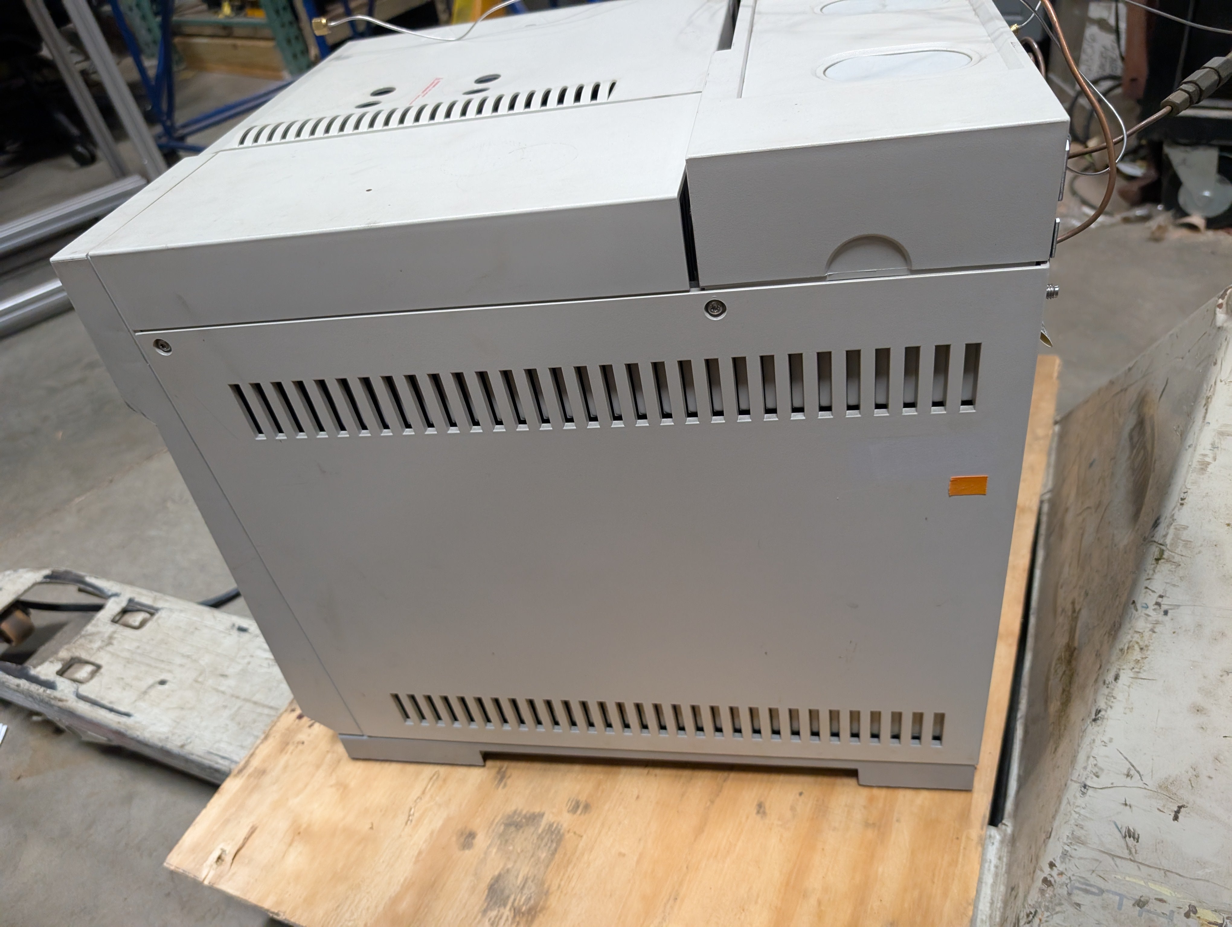 HP Agilent 6890N G1530N Gas Chromatograph FID 4300224J2 AUX 4300PXC9 "AS IS"