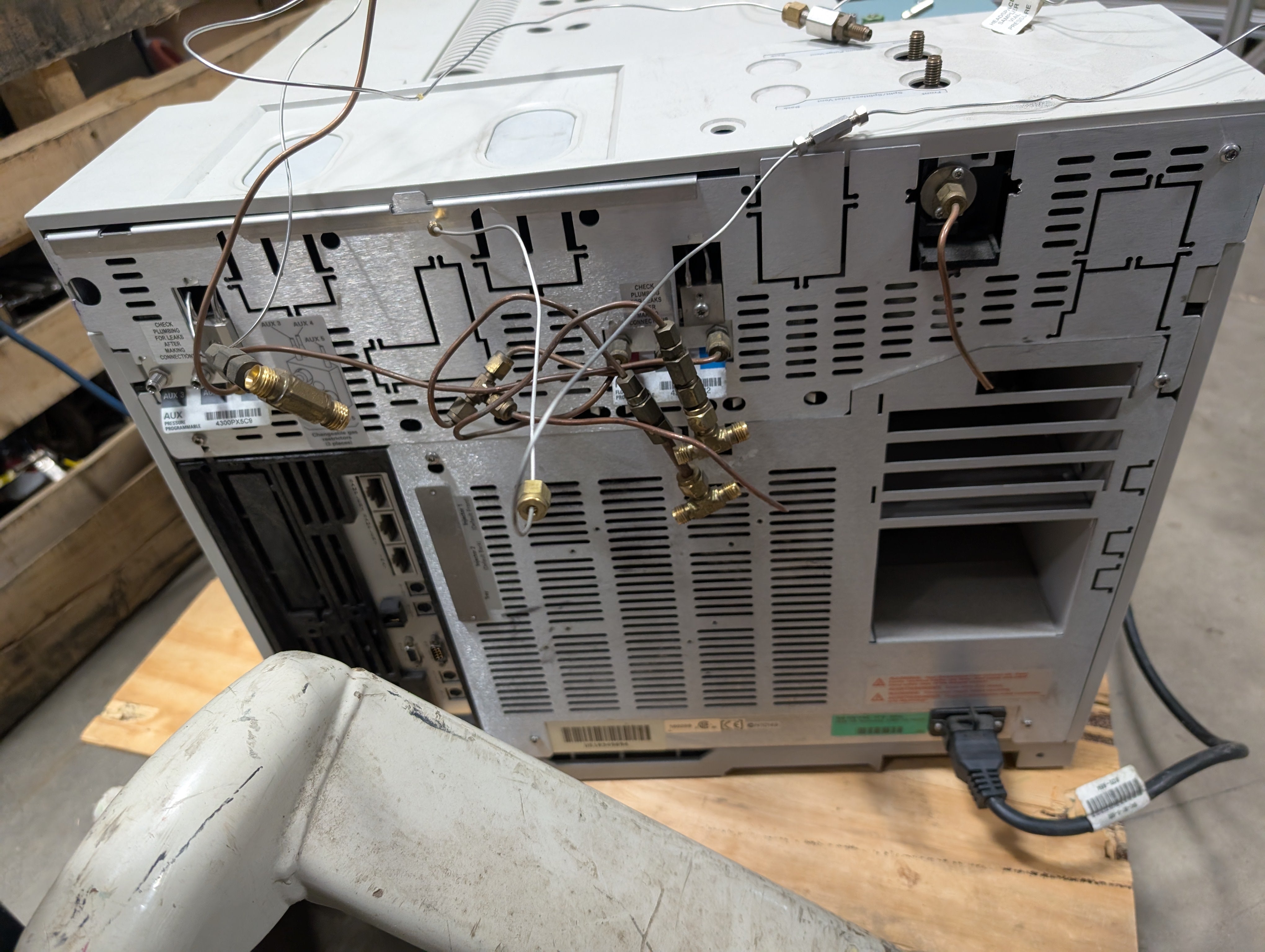 HP Agilent 6890N G1530N Gas Chromatograph FID 4300224J2 AUX 4300PXC9 "AS IS"