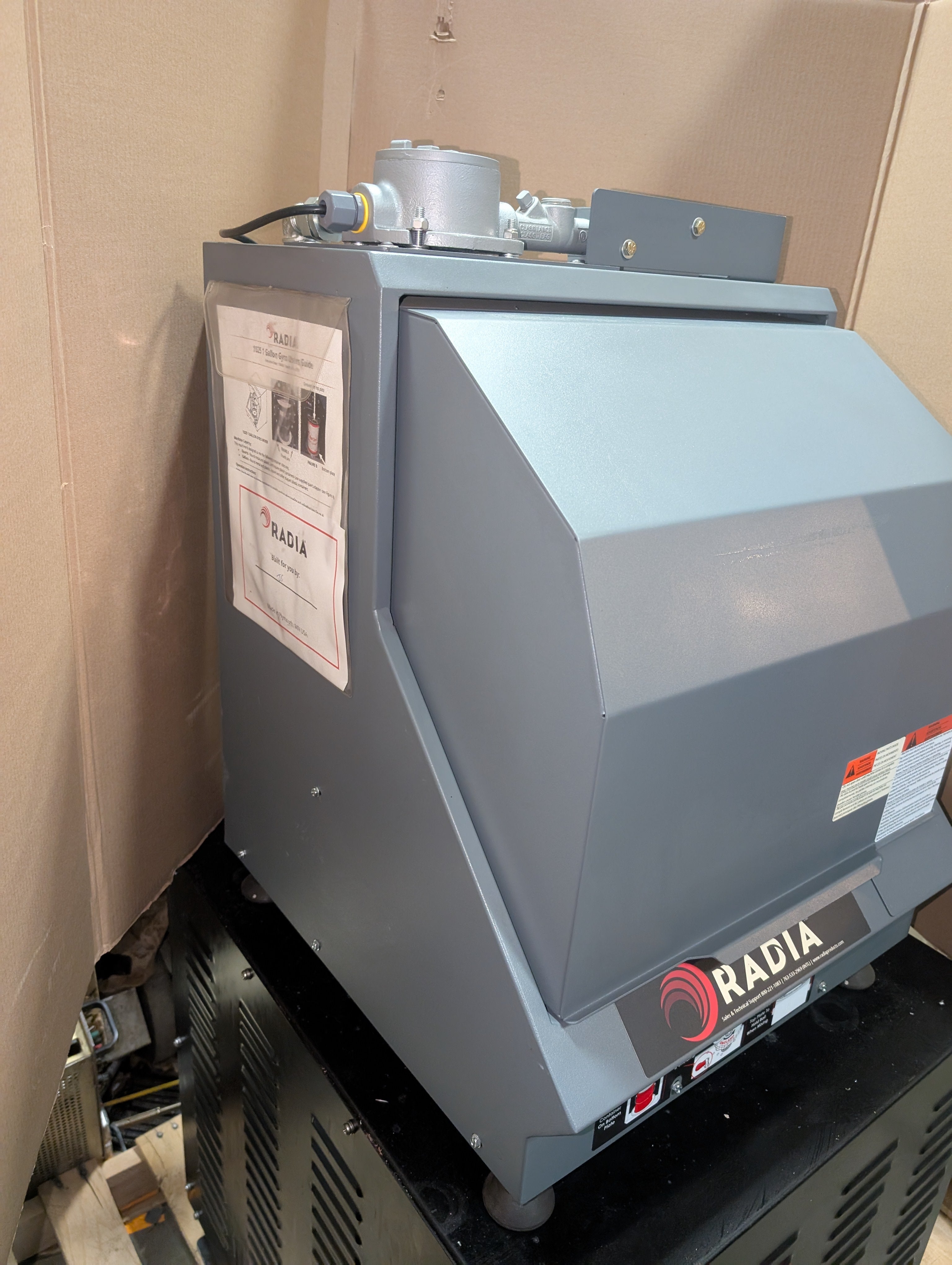 Radia Red Devil 1025X1 Explosion Proof 1 Gallon & Quart Paint Shaker Mixer Used