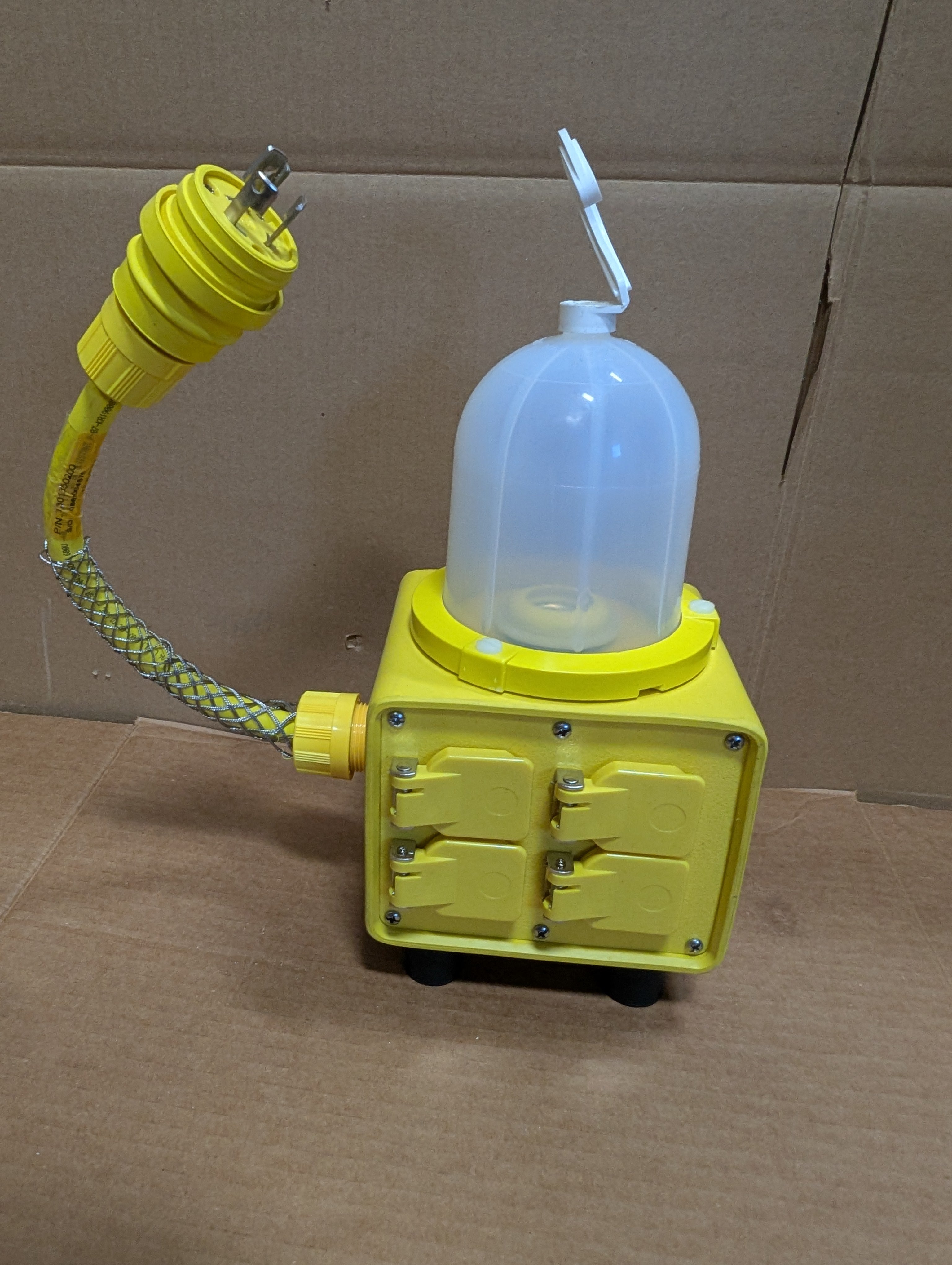 Woodhead Molex 1301350200 3290-2E143 125V Multi Outlet Box (8) L5-15 Outlets New