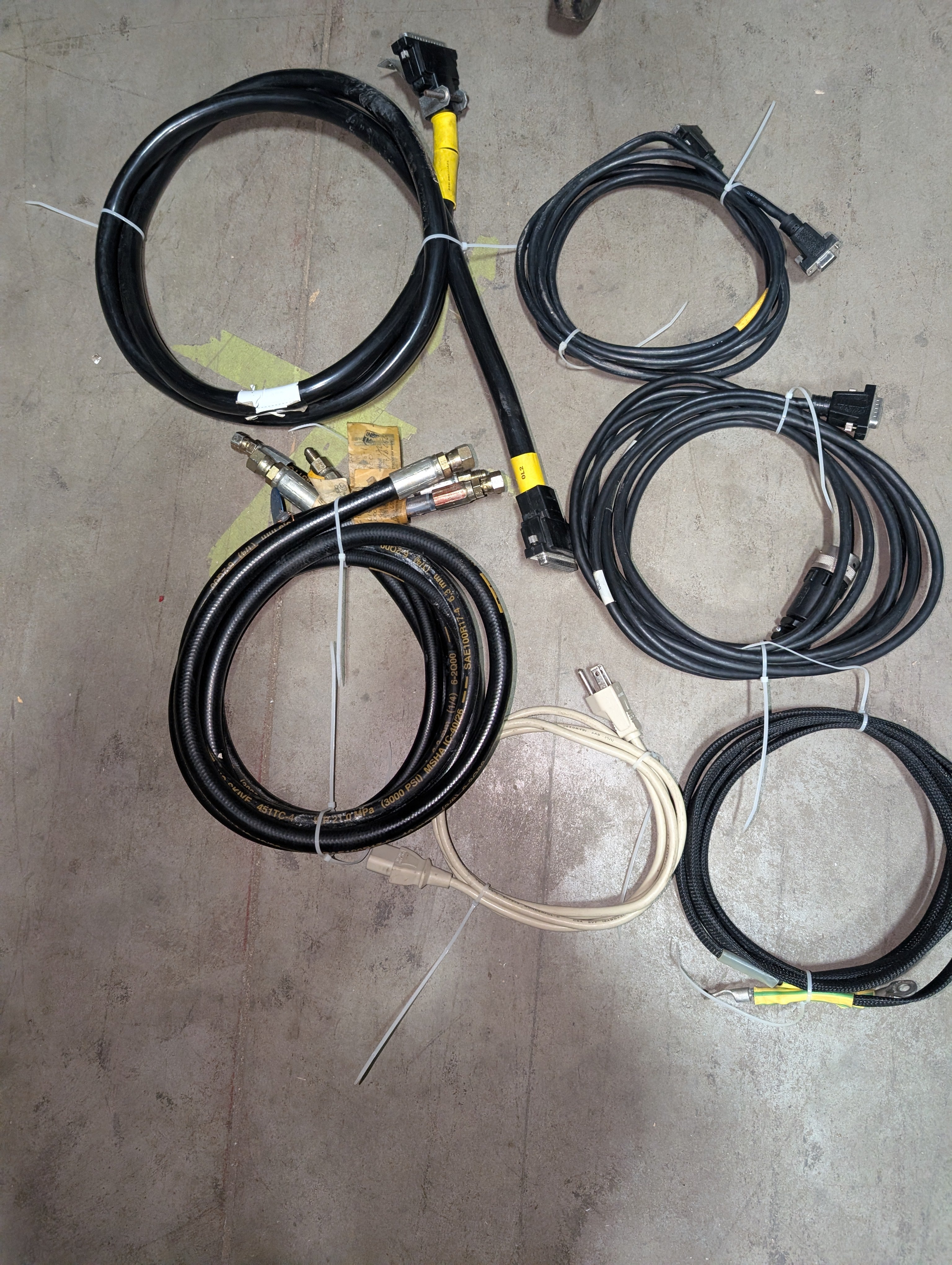 Instron 8841 DynaMight Hydraulic Dynamic Test System 8800D Controller AS IS