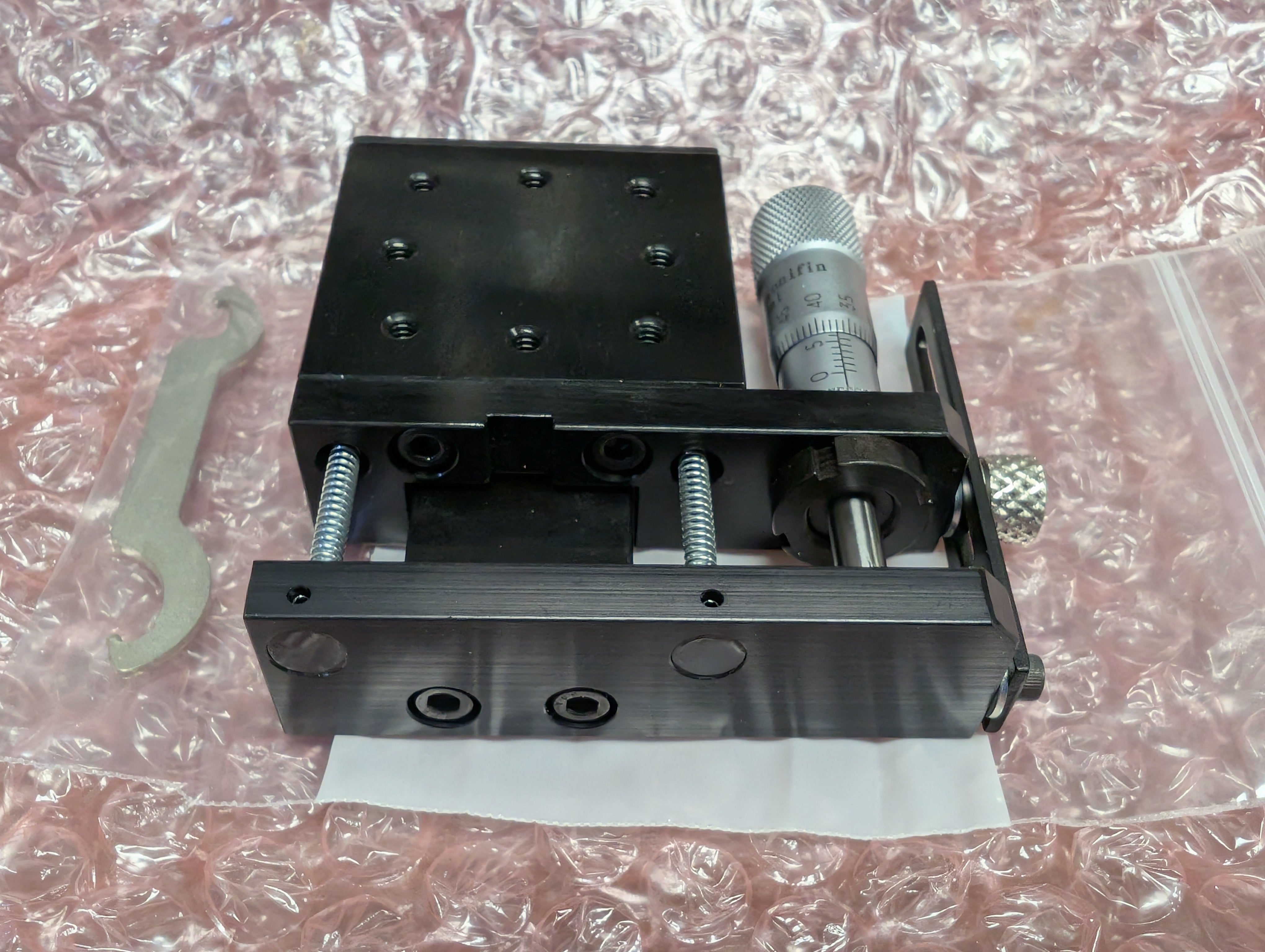 Parker 4052M 25lb Micrometer Single Axis 13mm Travel 1.75" W