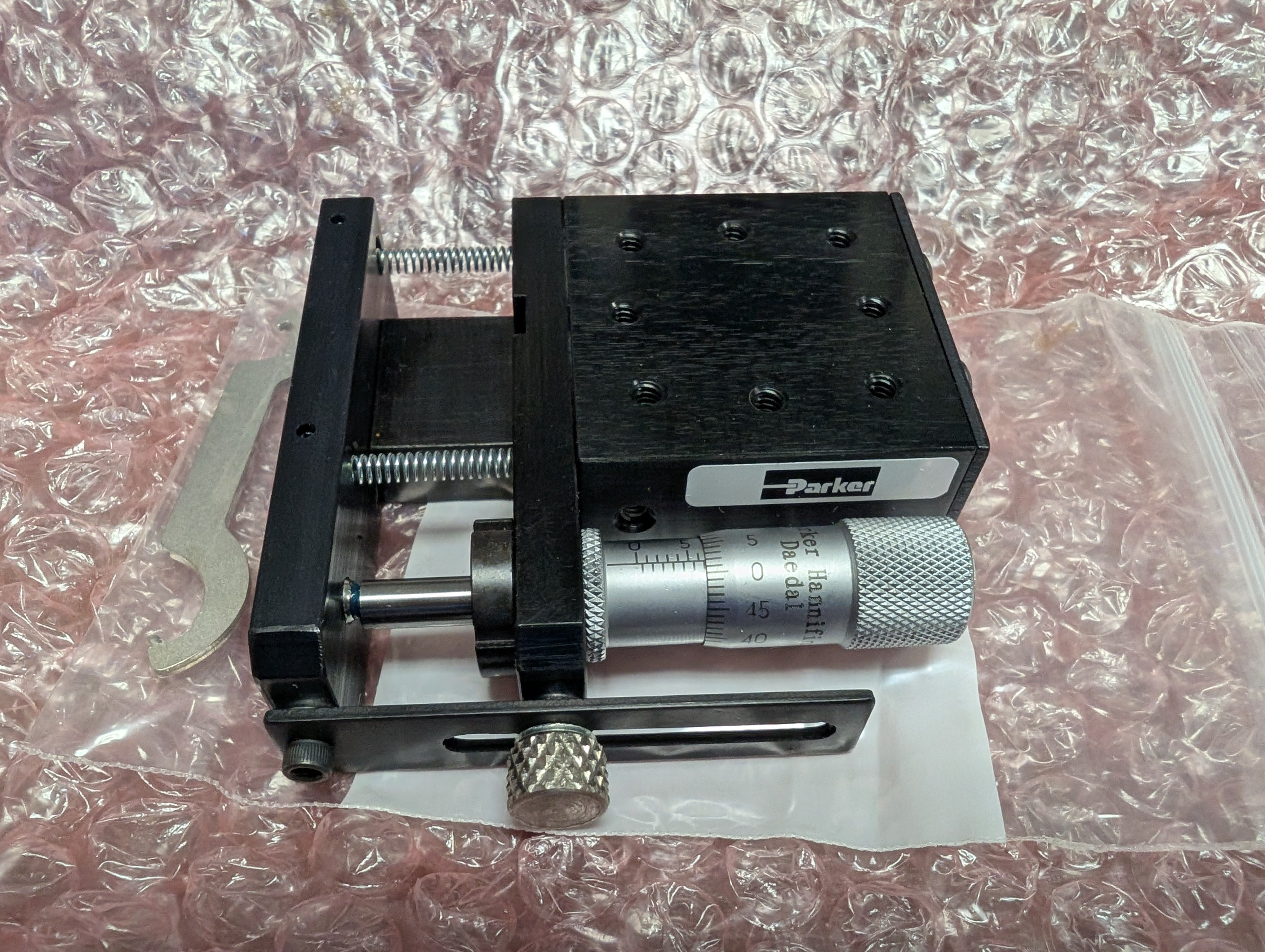 Parker 4052M 25lb Micrometer Single Axis 13mm Travel 1.75" W New