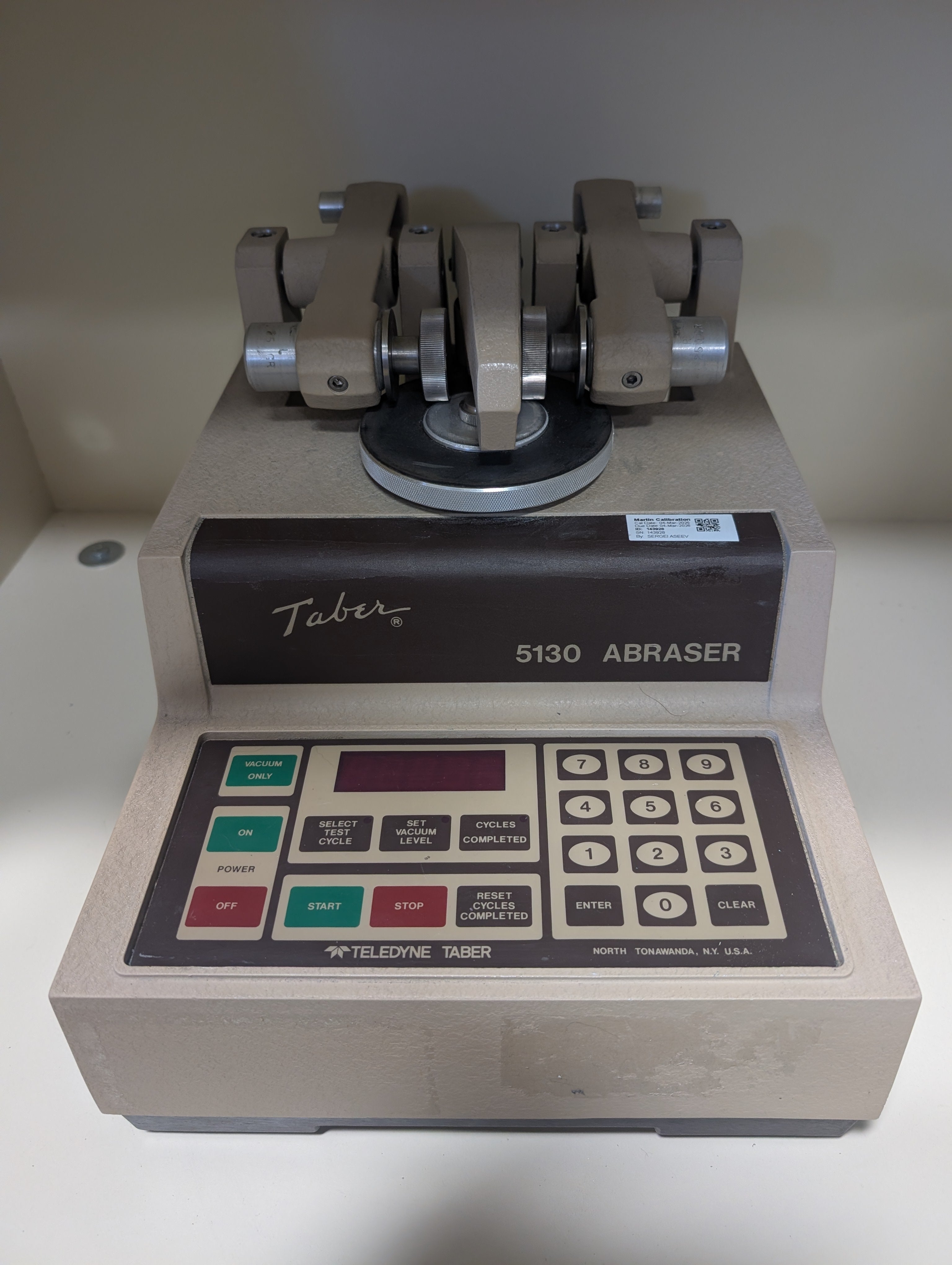 Taber Industries 5130 Abraser Abrasion Tester & Enclosure & Vacuum Calibrated