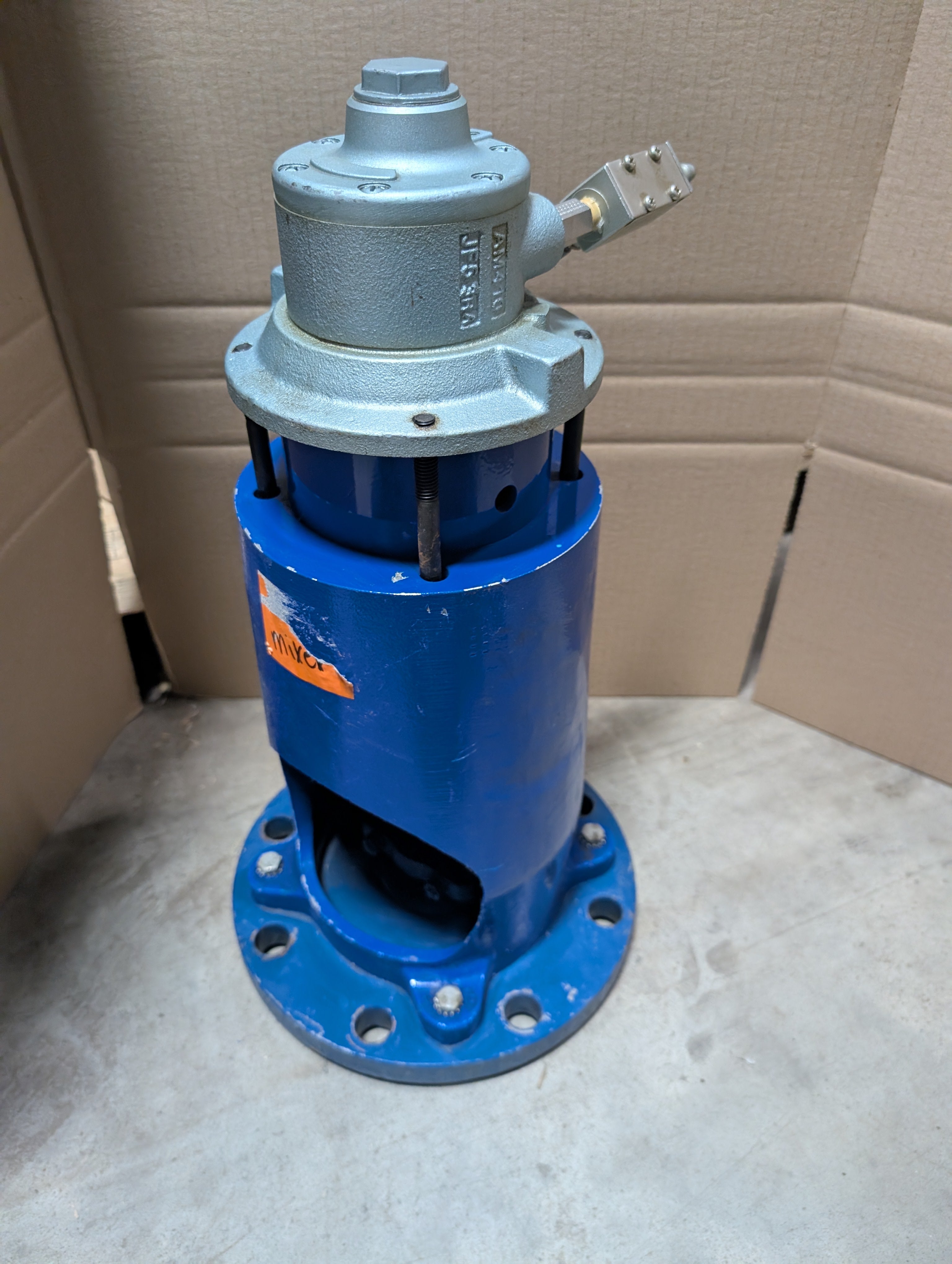 Cleveland Eastern FRA-1C Fixed Entry Pneumatic AM410 Mixer Used (NO IMPELLER)