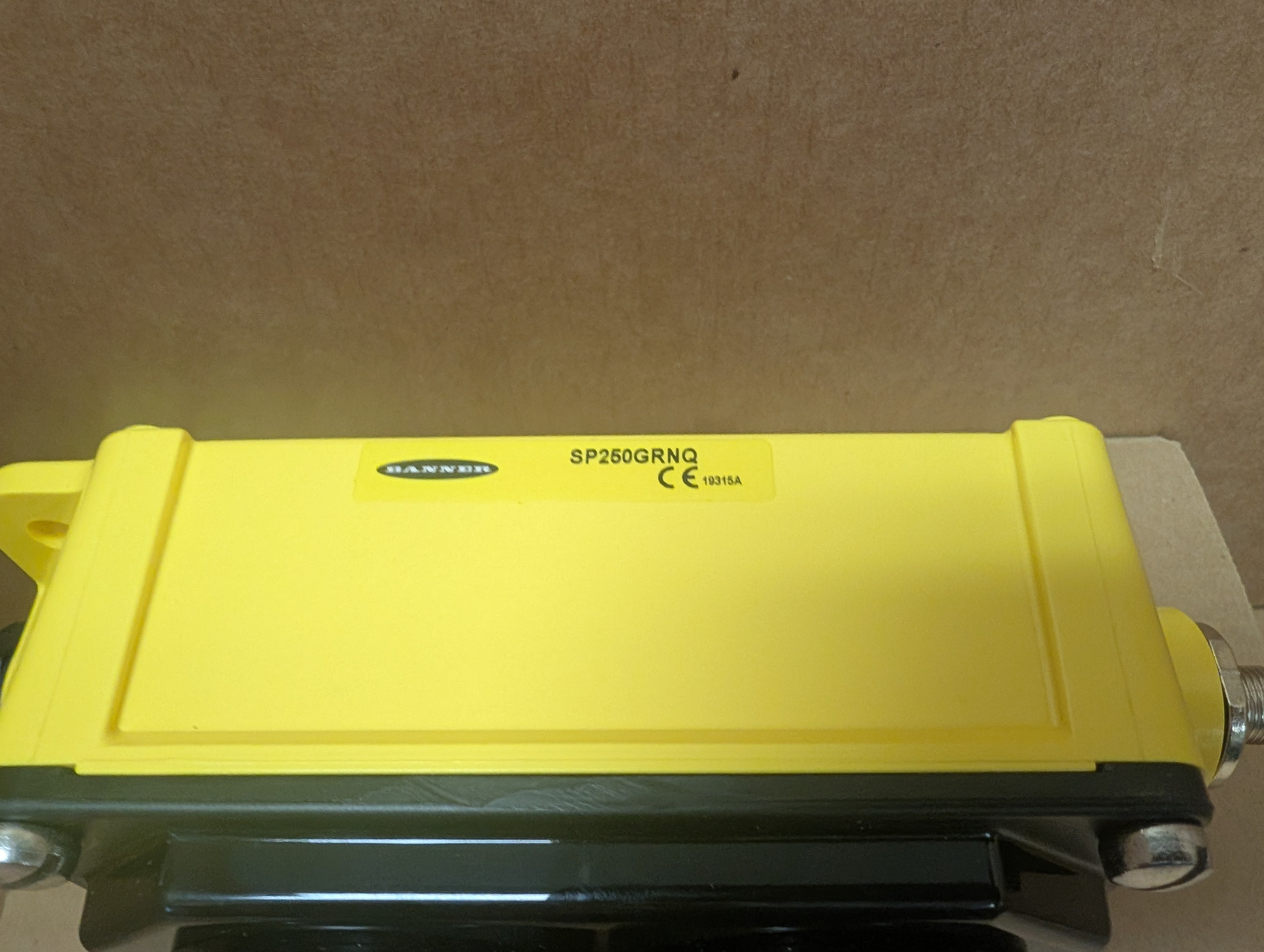 Banner 13145 SP250GRNQ EZ-LIGHT Traffic Indicator Red/Green 2 Light 15-30 DC New