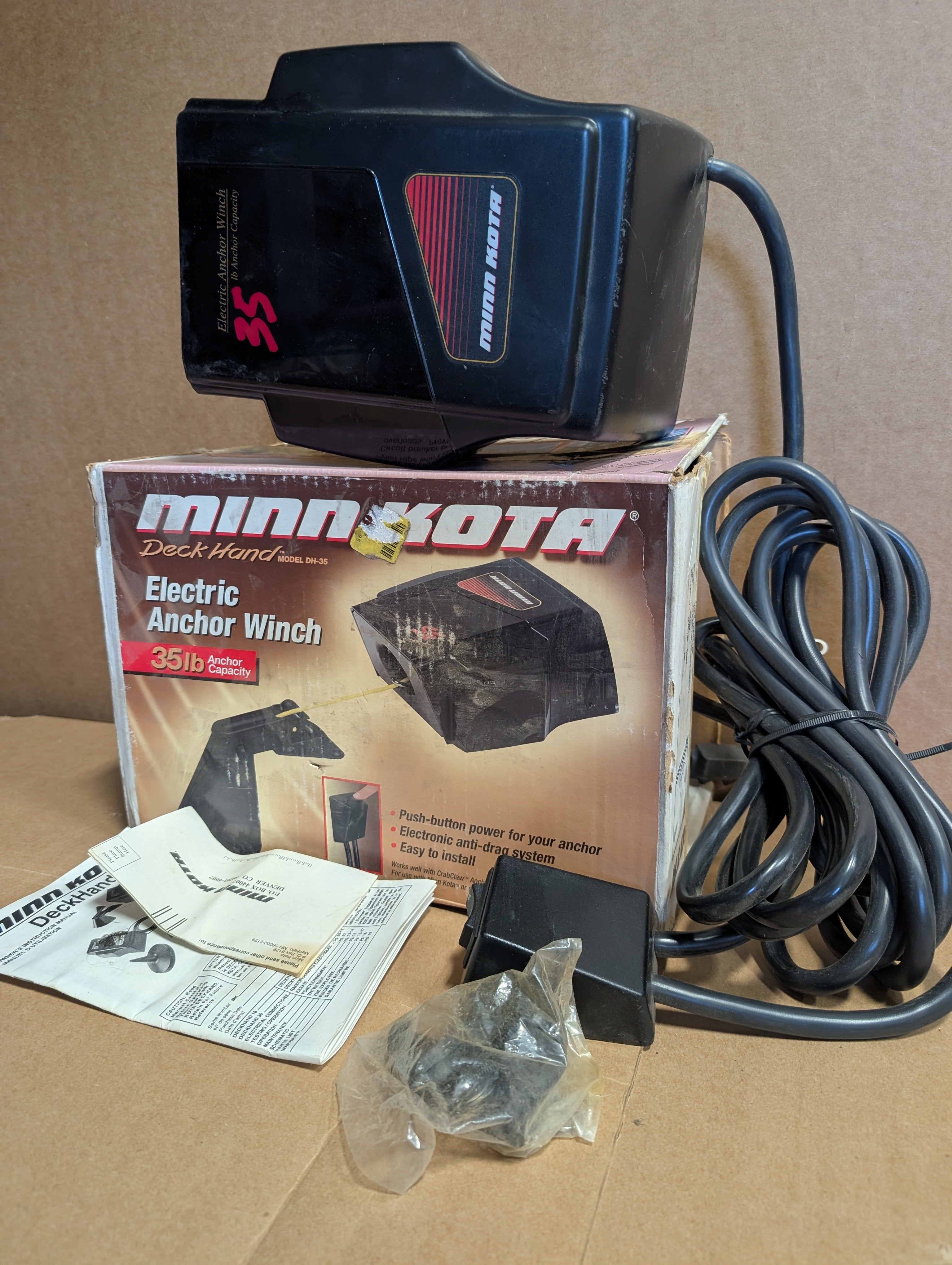 Minnkota 35lb Deckhand Electric Anchor Winch New ( Missing Anchor Davit)