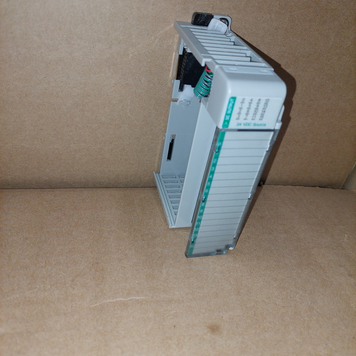 Allen Bradley 1769-OB16 Ser. B FW 3.1 Output Module Used