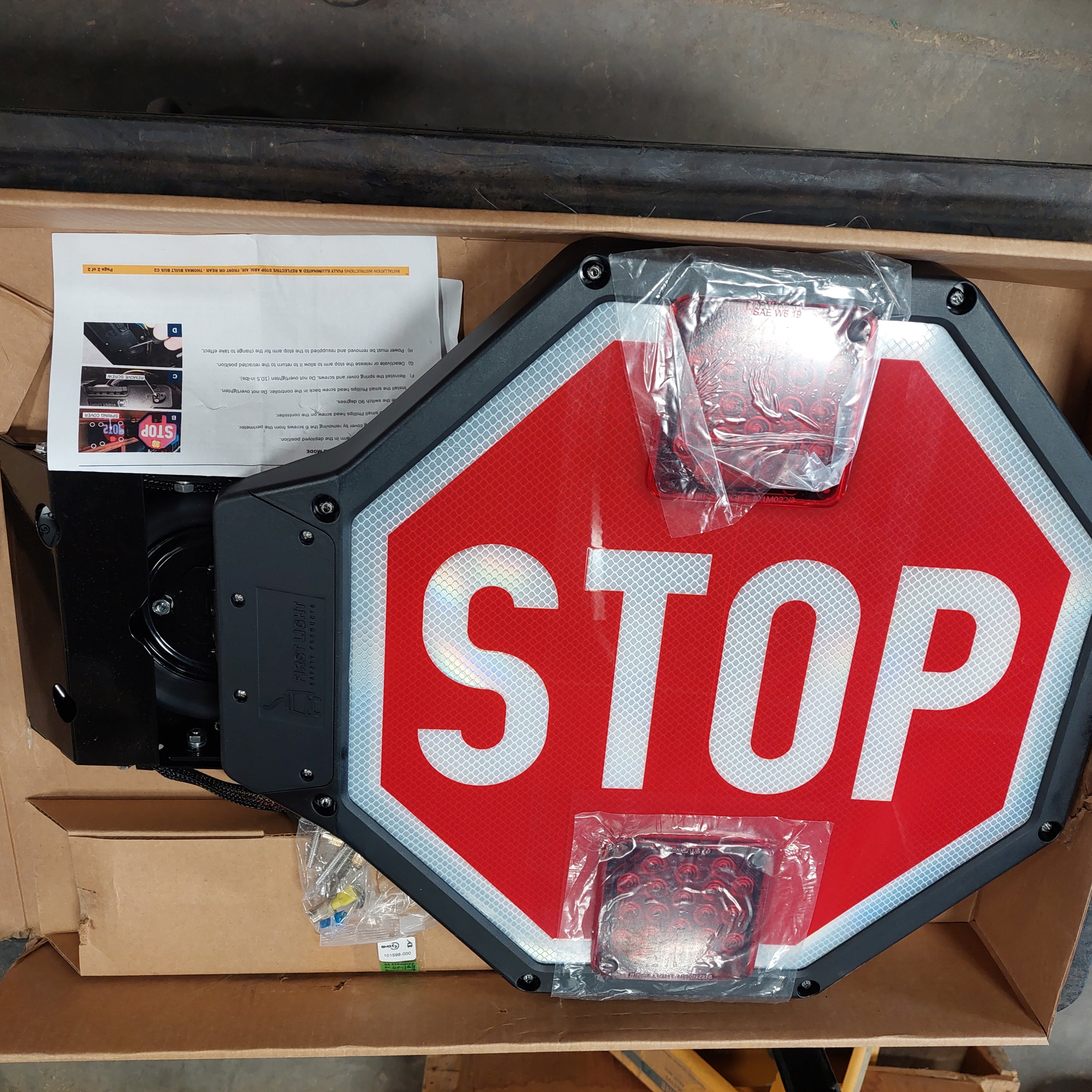 FIRST LIGHT 101261 Illuminated Bus Stop Arm FISA, Air, Front, TBB C2 New