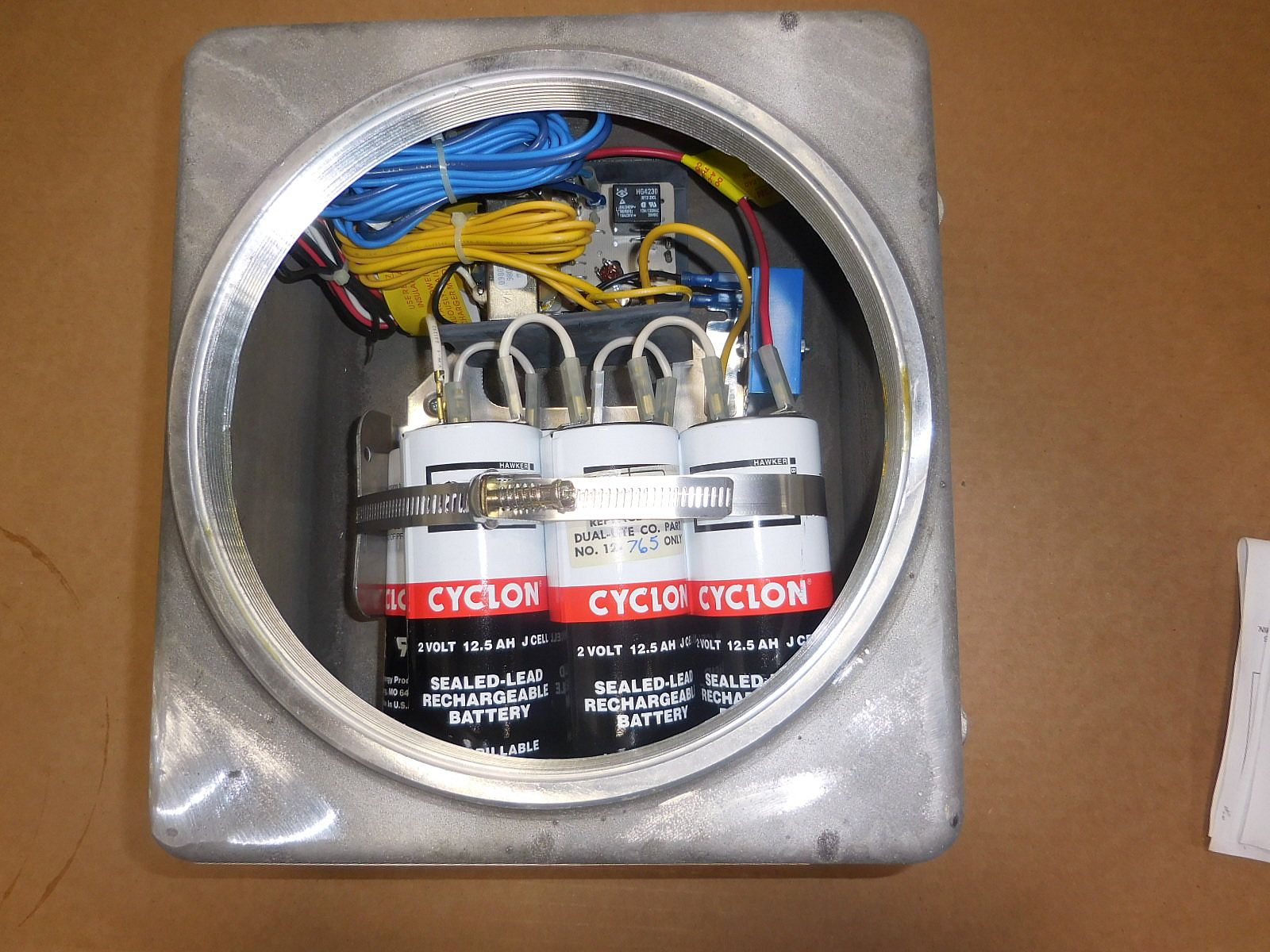 Hubbell Dual-Lite 12XPB-75P Explosion Proof 12V Emergency Power 20/277V New