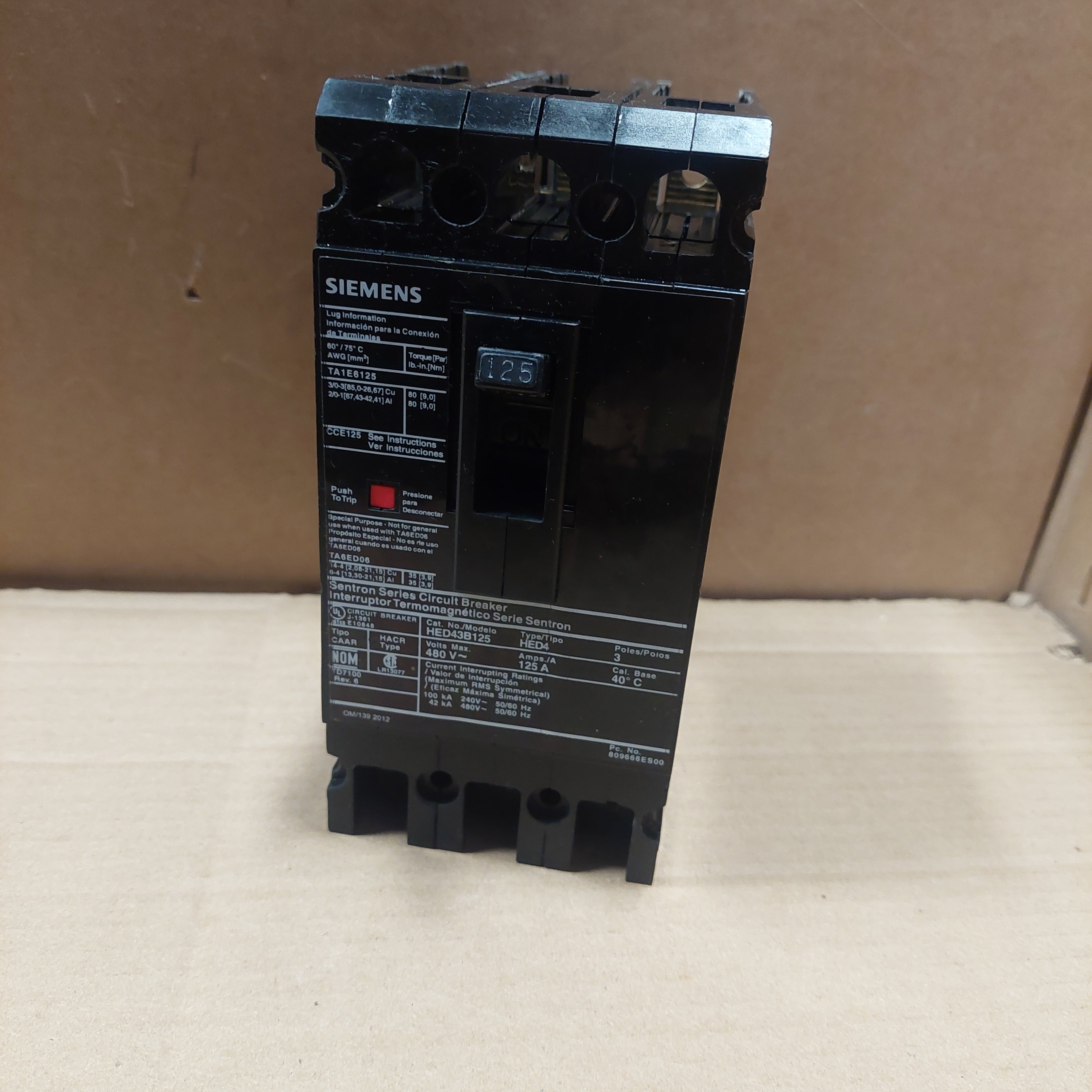 Siemens HED43B125 125A HED4 Circuit Breaker 3 Pole 480V Used
