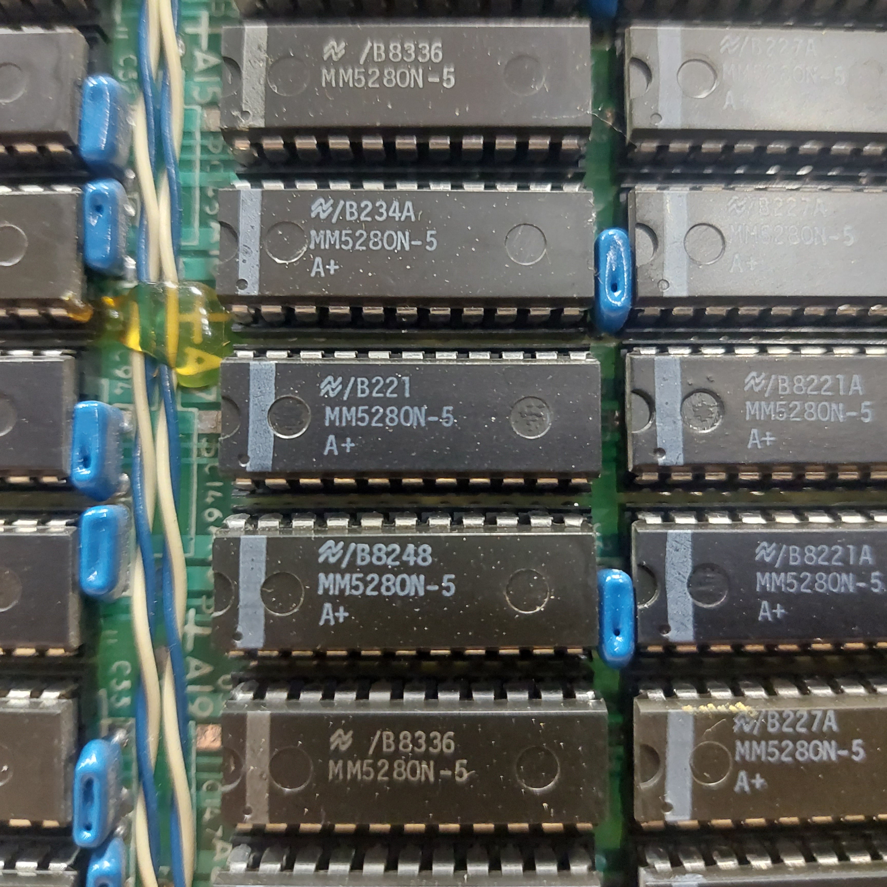 (132) MM5280N-5 General Purpose Dynamic RAM Still in Sockets on Board Used