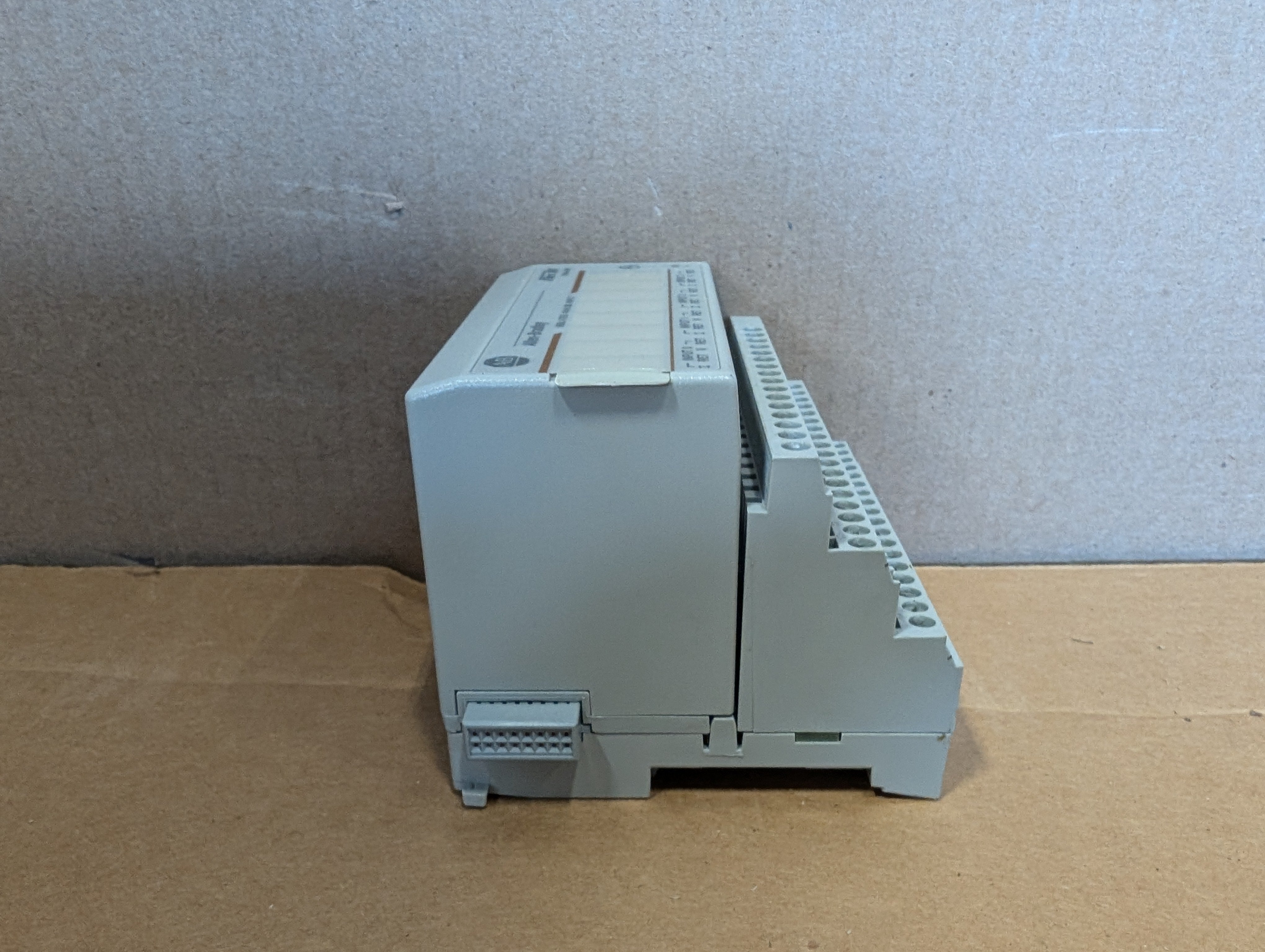 Allen-Bradley 1794-IF41 Series A FW: H Flex I/O & 1794-TB3 Used