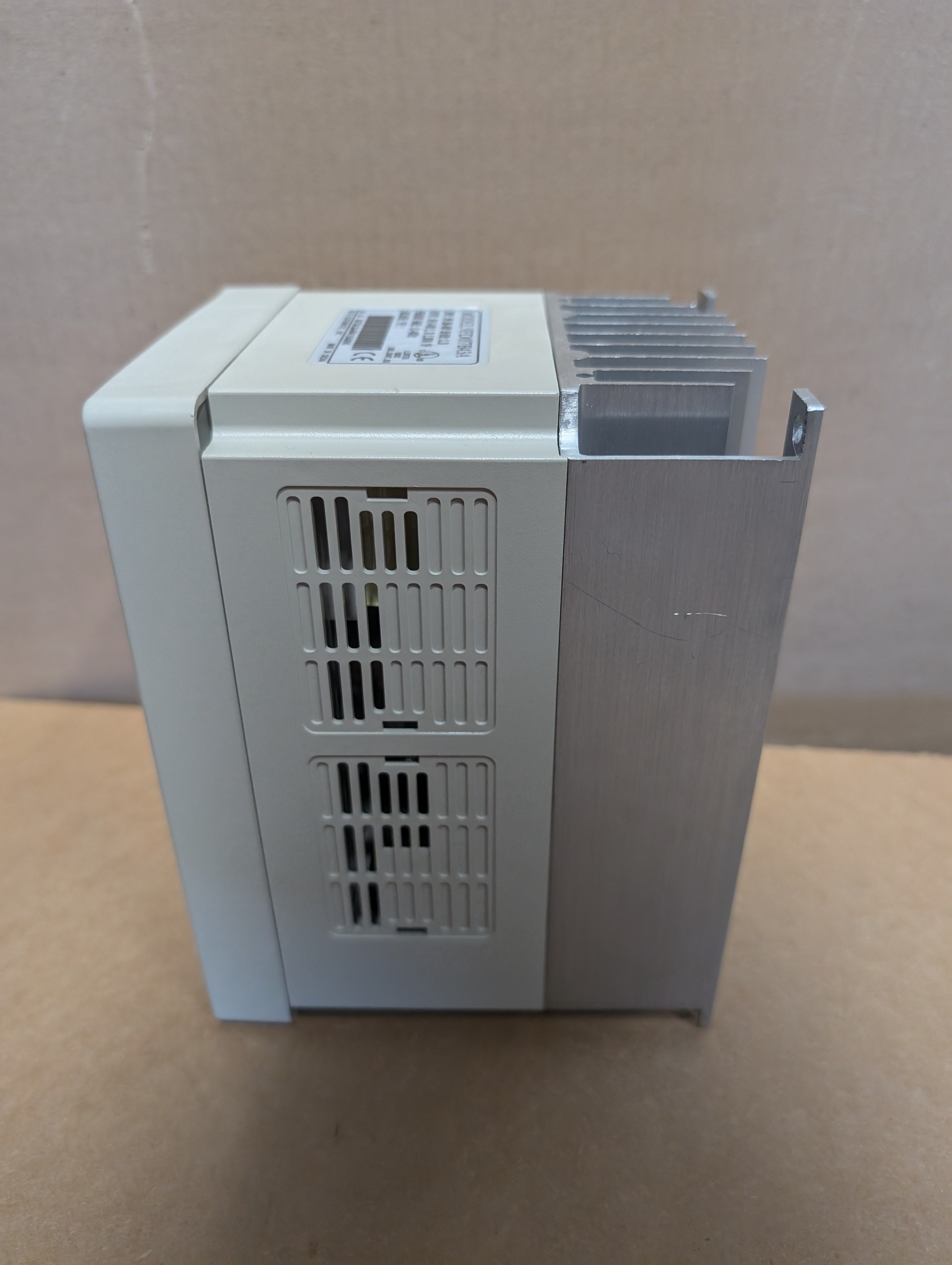 Delta VFD007B43A 460V 3.2A 3 PH 1HP VFD Drive Used