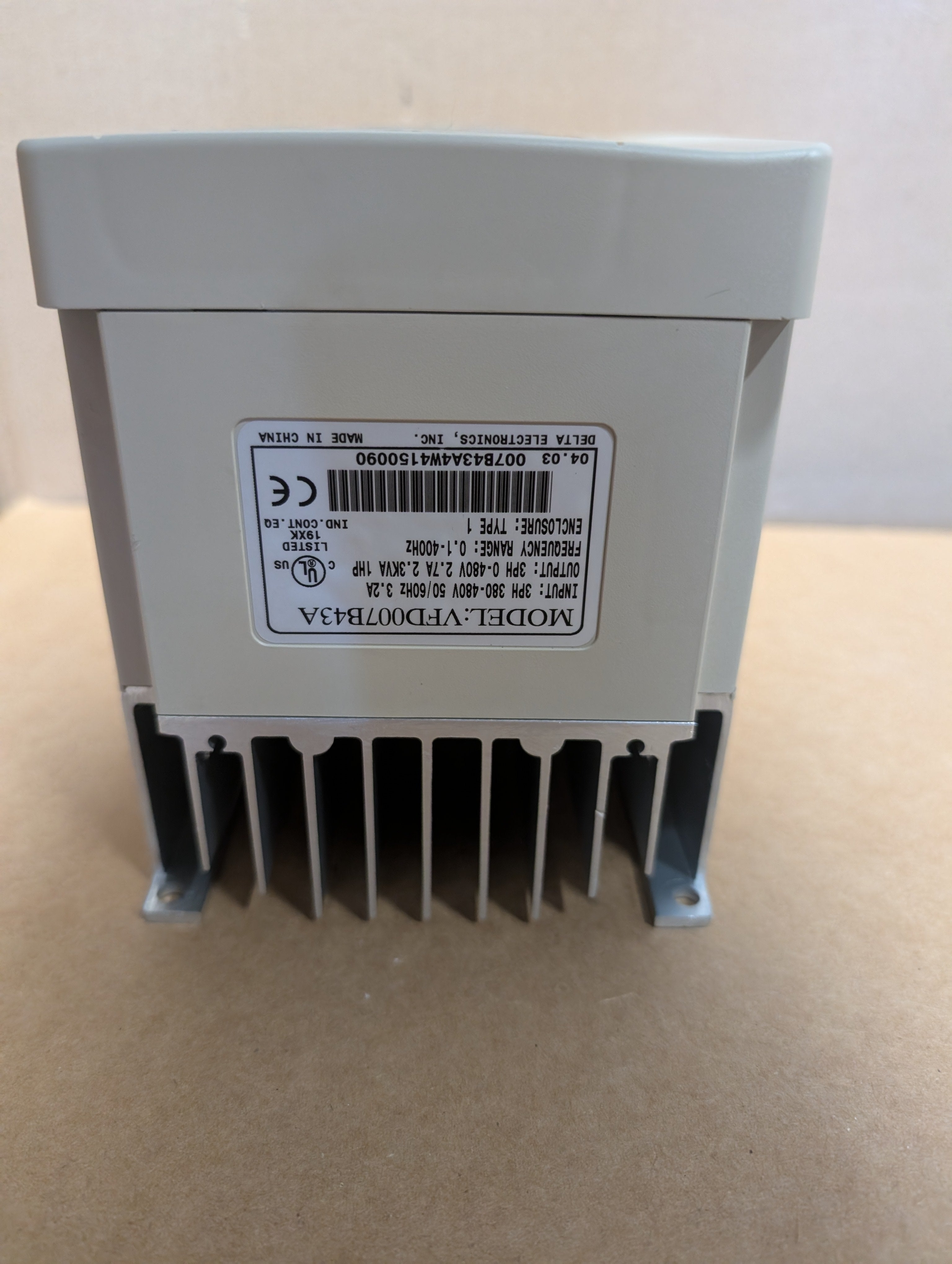 Delta VFD007B43A 460V 3.2A 3 PH 1HP VFD Drive Used