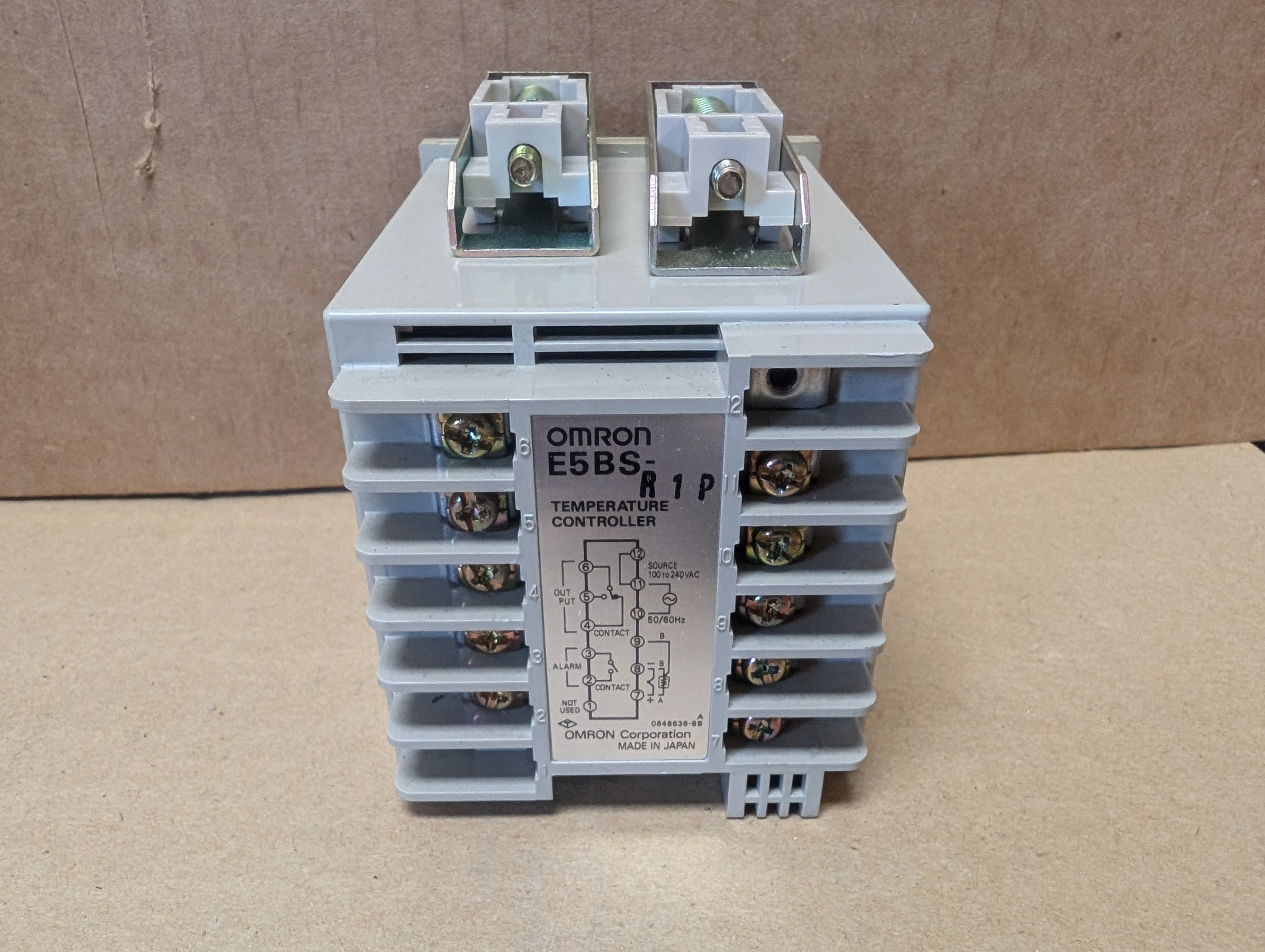 Omron E5BS-R1P Temperature Controller Used