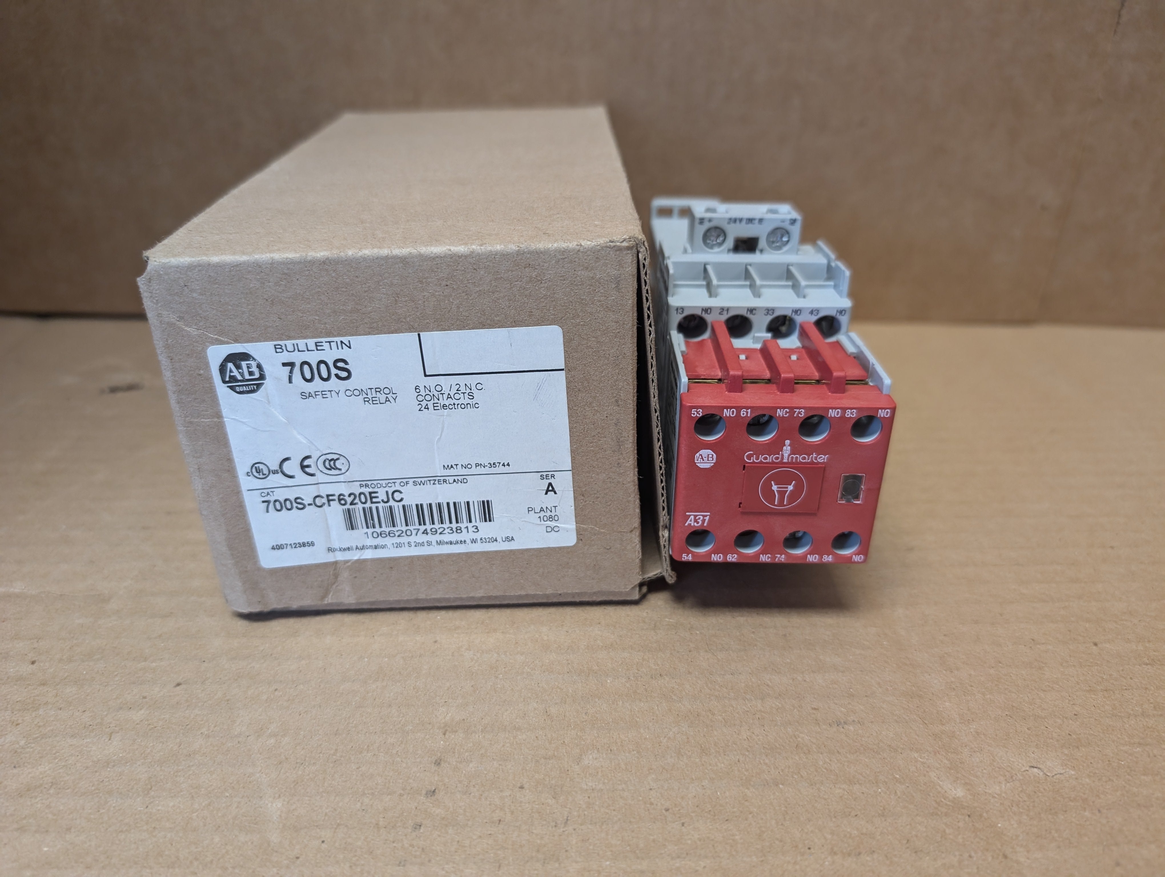 Allen Bradley 700S-CF620EJC Ser. A Safety Control Relay  New