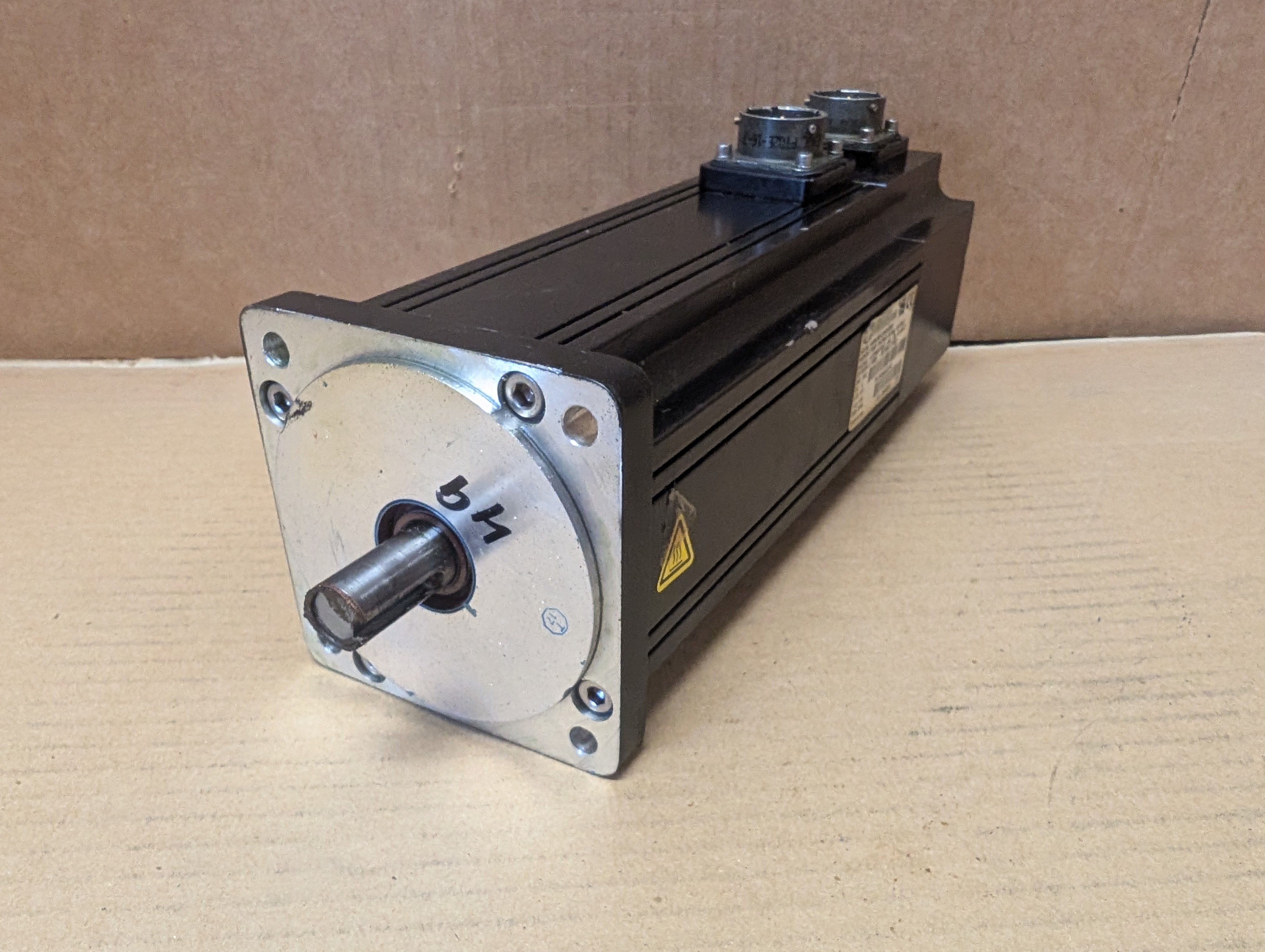 Emerson Control Techniques Servo Motor MGM-340-CONS-0000 240 VAC 3K RPM Used