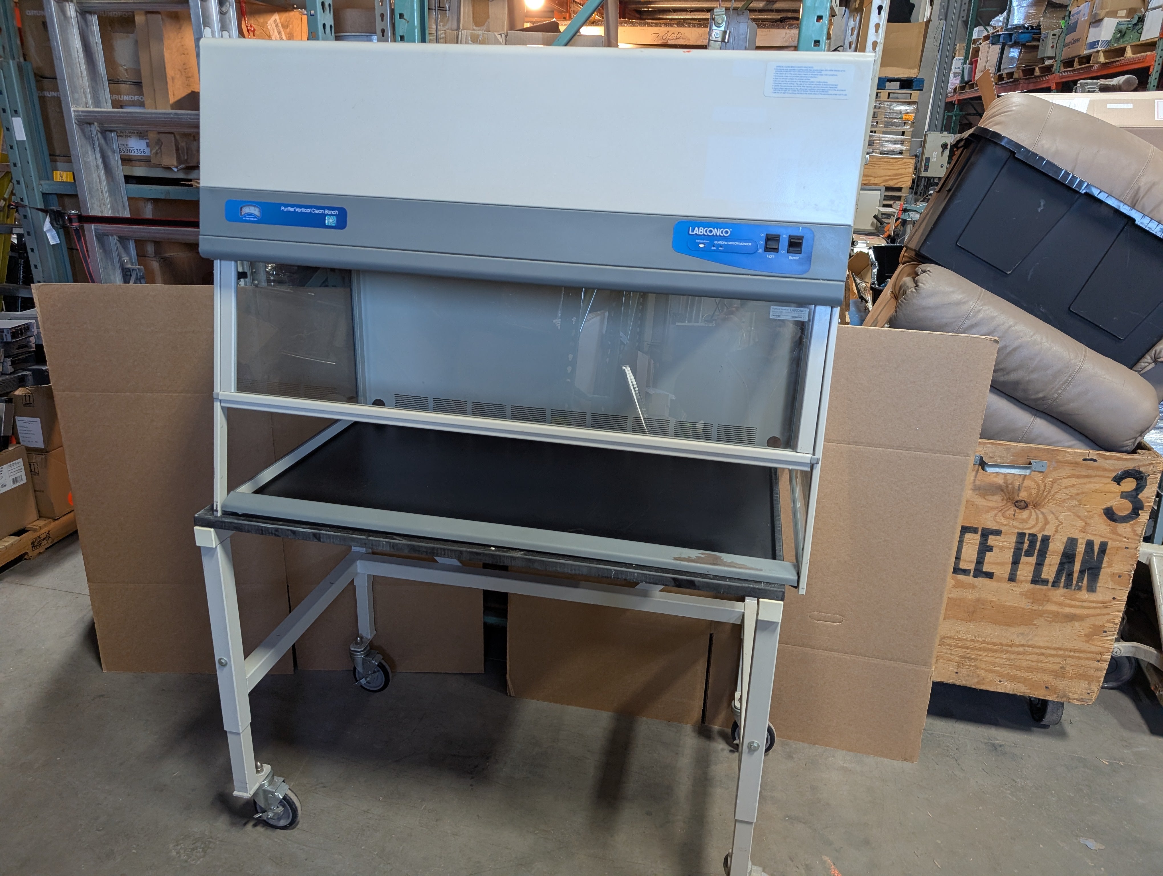 Labconco 3970403 4′ Class 5 Vertical Clean Bench Fume Hood Airflow Monitor Used