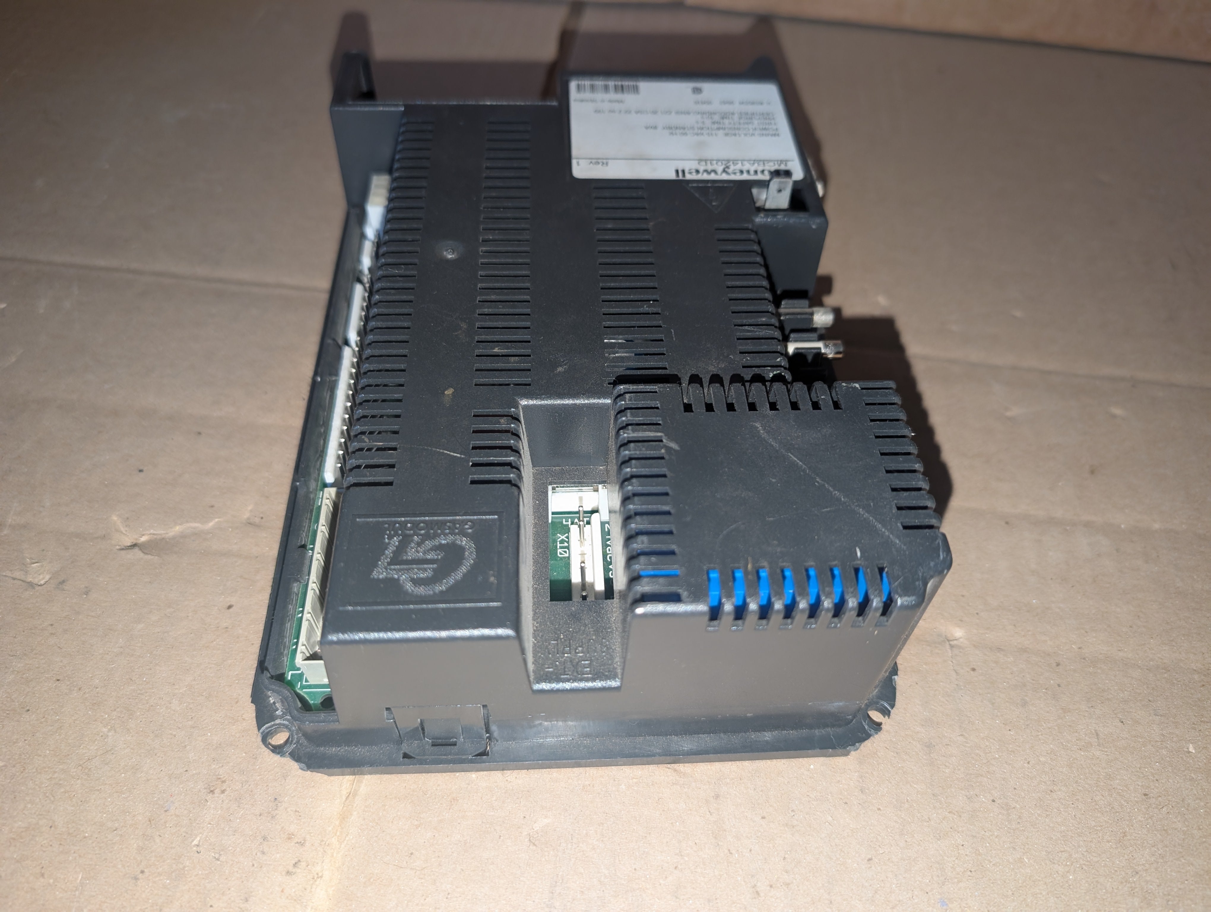 Honeywell Weil-McLain Ultra Control Boiler Control 383-500-190, MCBA14201D Used