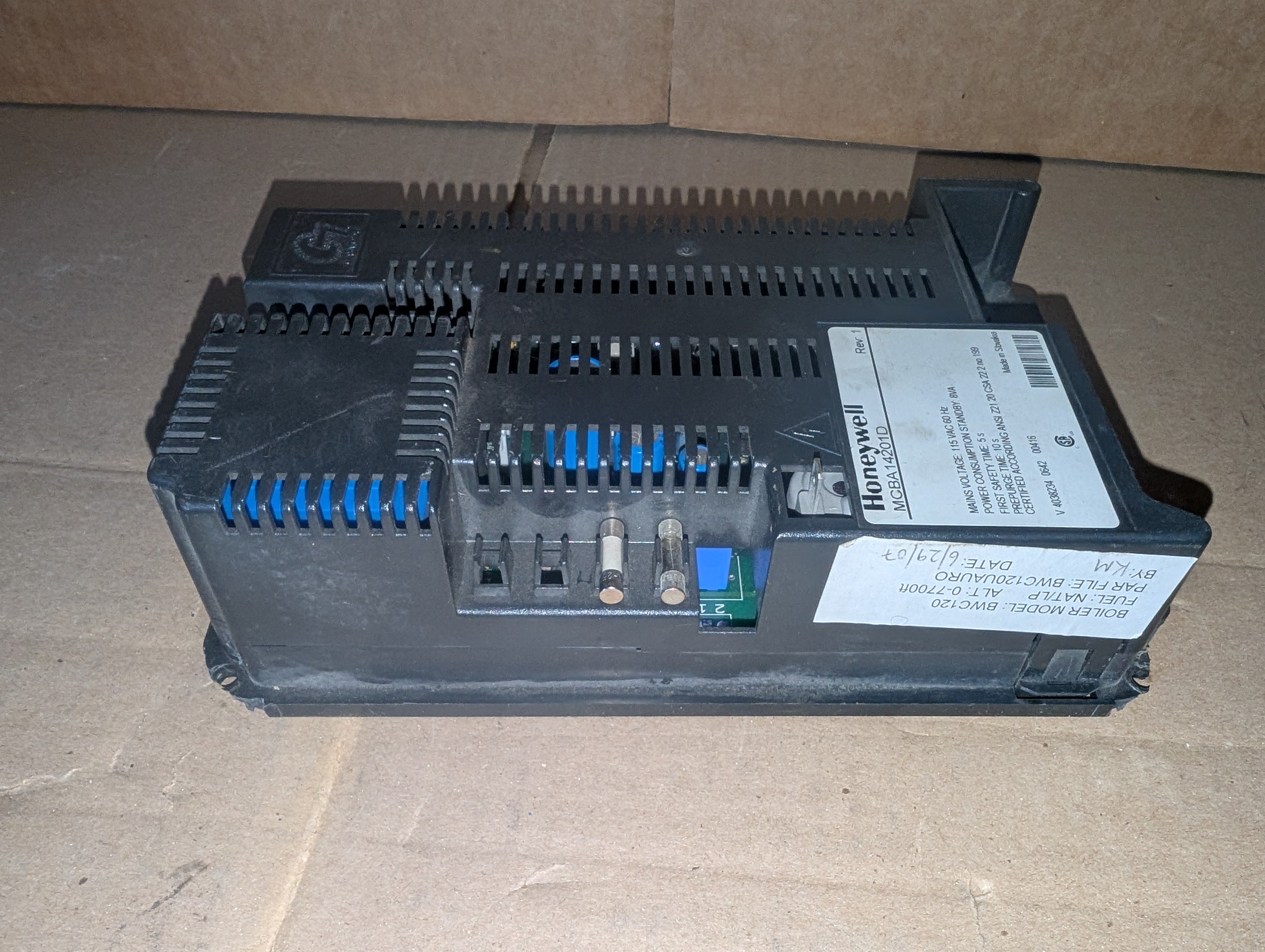 Honeywell Weil-McLain Ultra Control Boiler Control 383-500-190, MCBA14201D Used