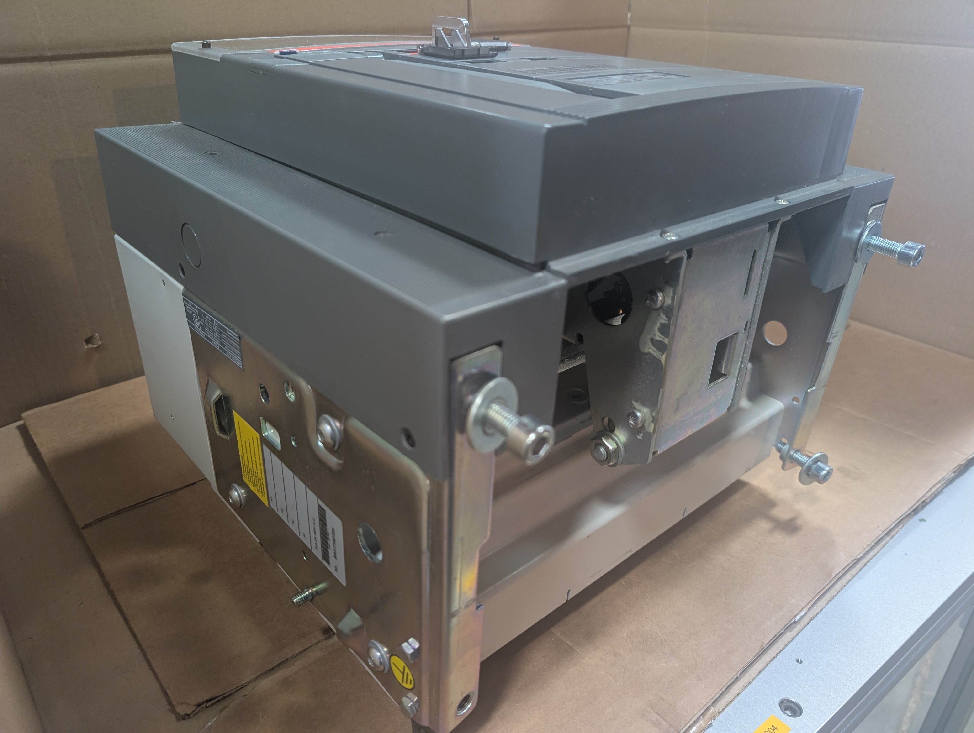 ABB Sace E3N-A 20 LSIG PR121/P 2000A 3P 1SDA057375R1 NOS  No Factory Box