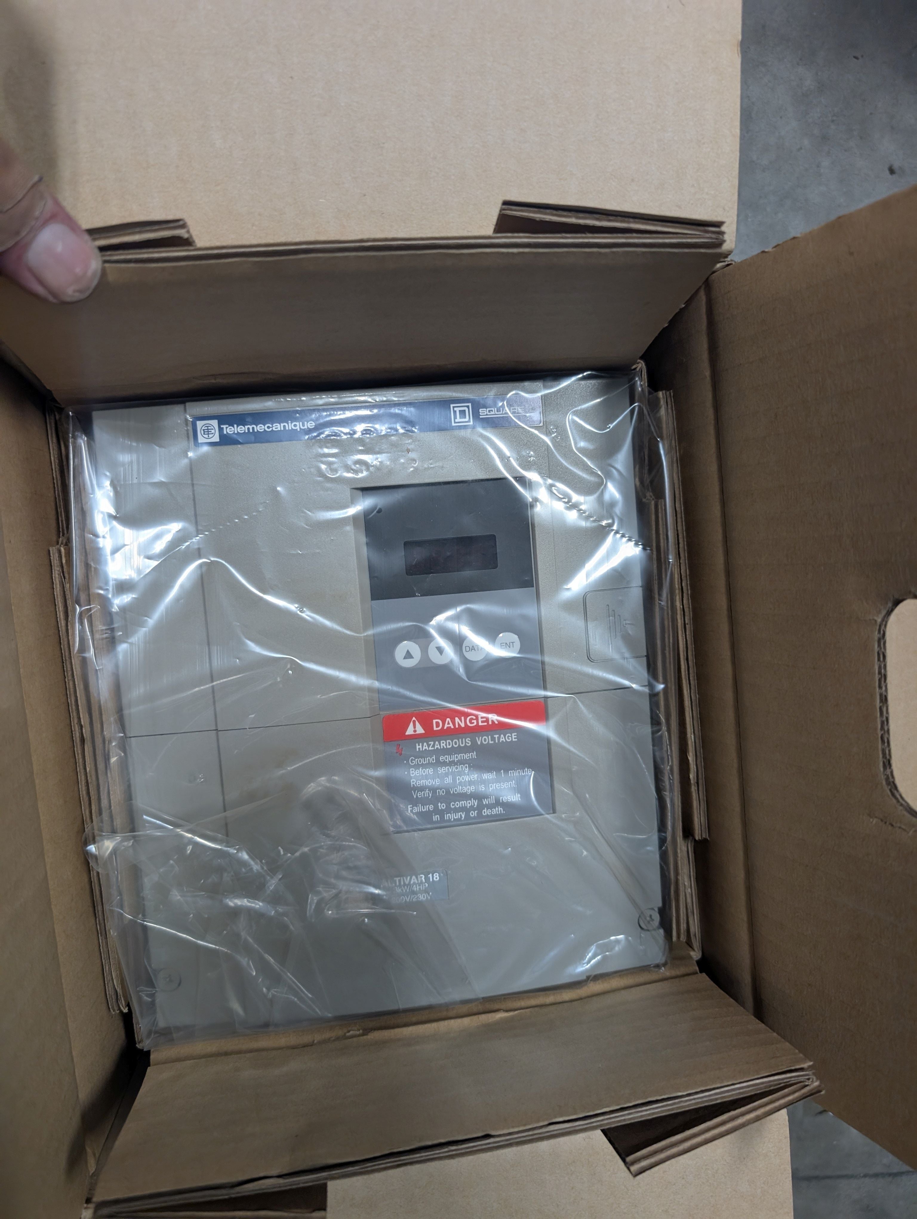 Telemecanique Square D Altivar 18 ATV18U54M2U 4 HP 230V AC Speed Drive NIB New