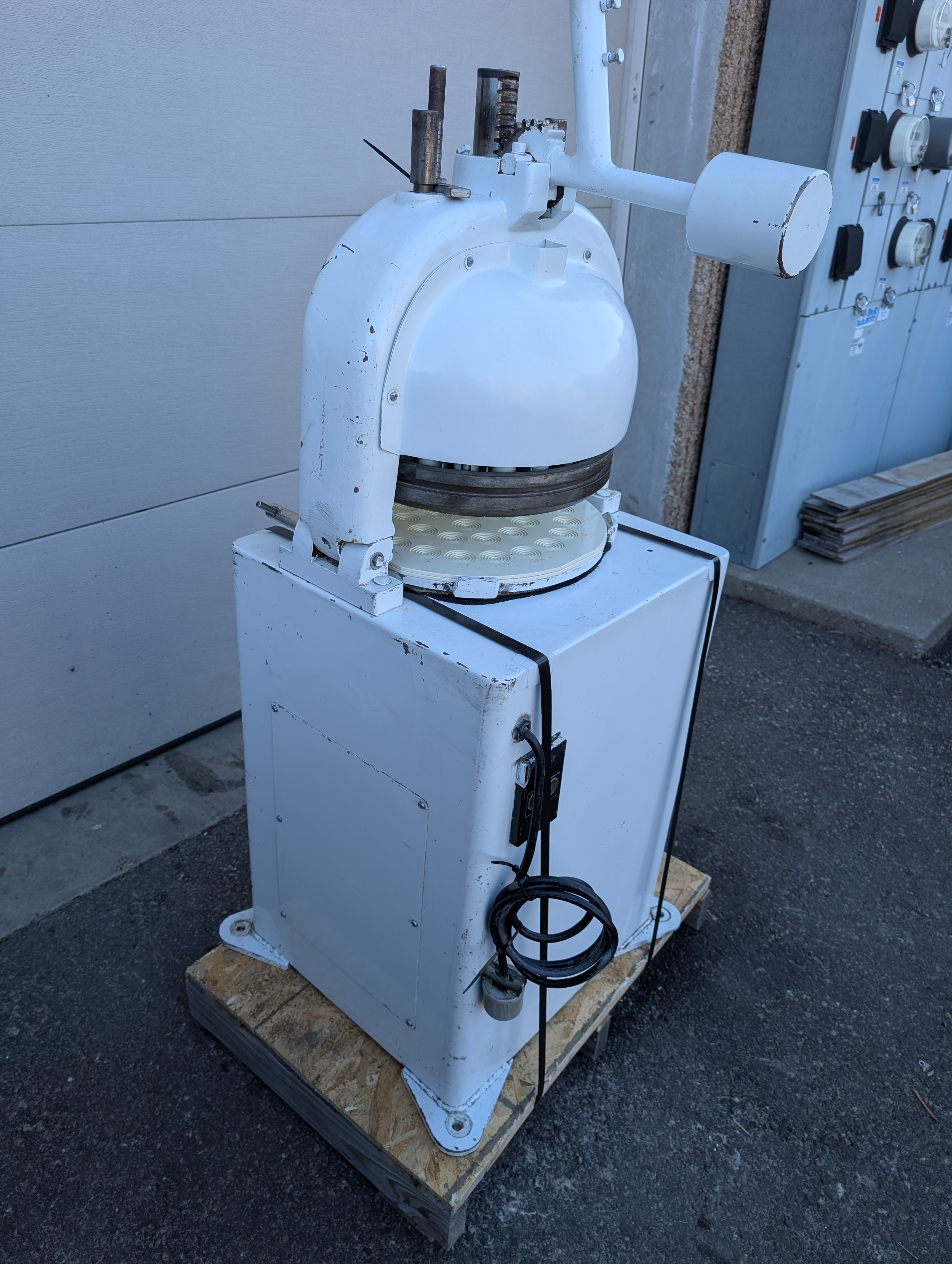 Gemini Model TP 360  Bun Divider/Rounder 220V 3 Ph 36 Pc US Made Used