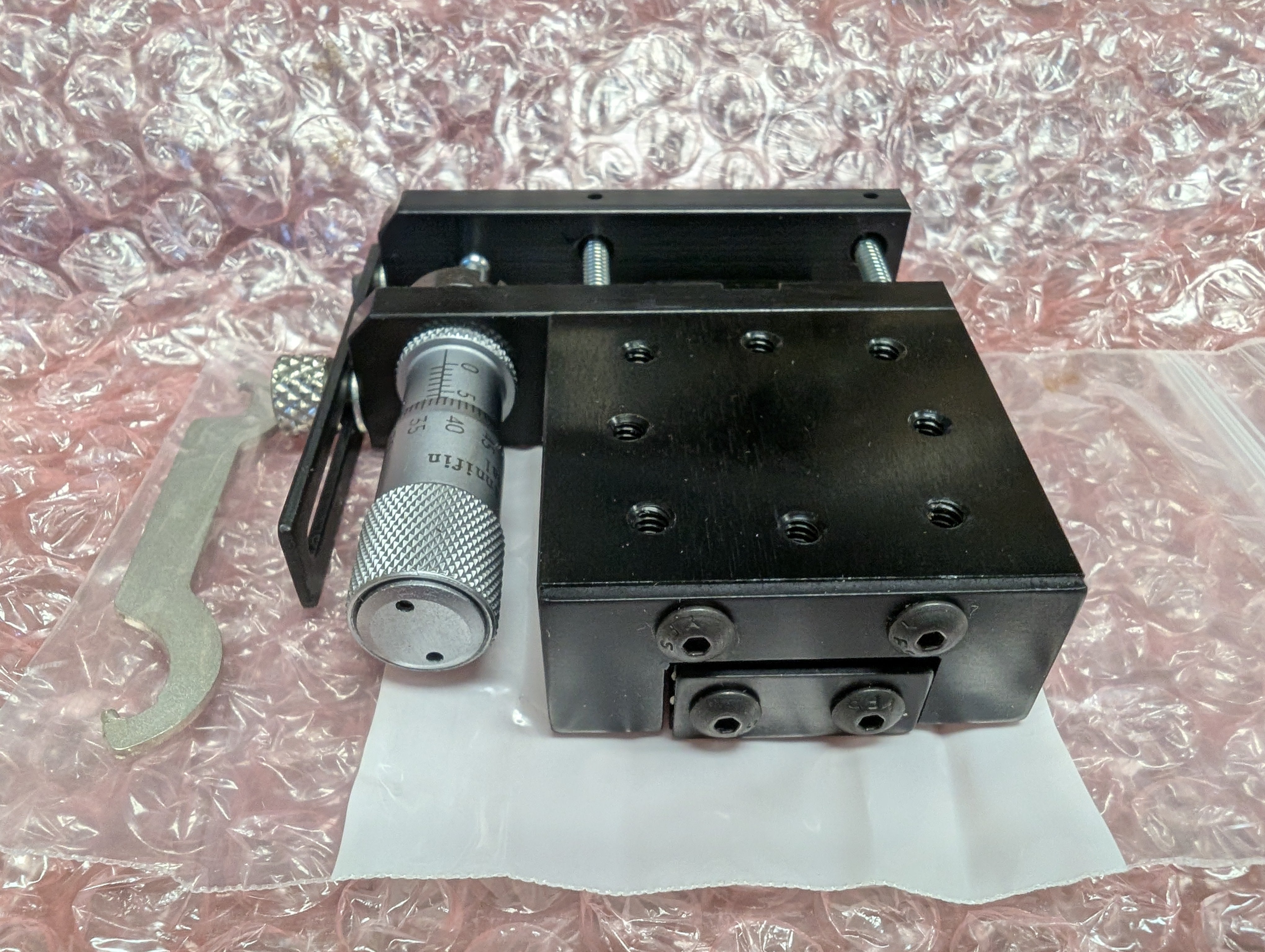 Parker 4052M 25lb Micrometer Single Axis 13mm Travel 1.75" W