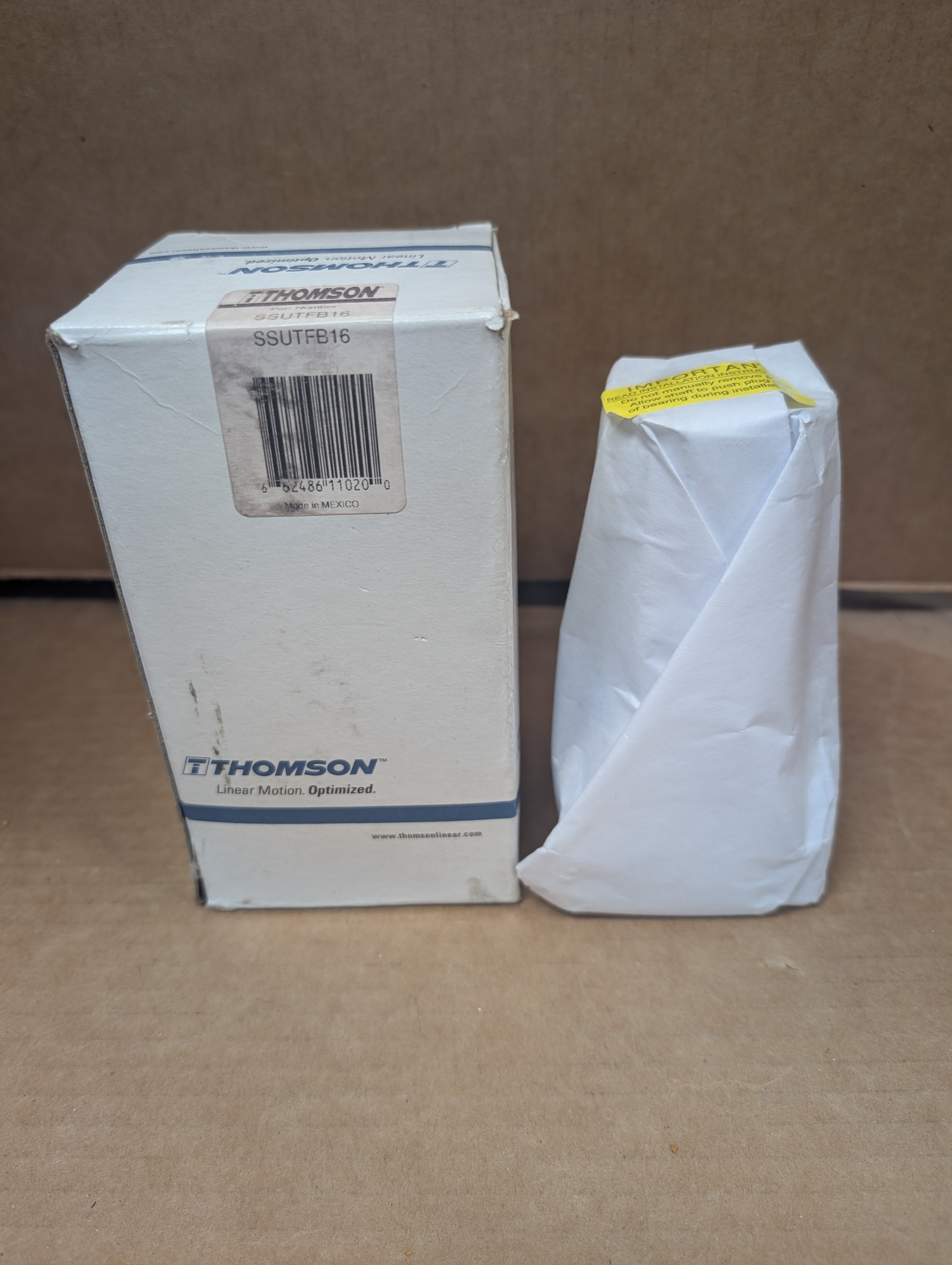 Thomson SSUTFB16 Linear Guide Round Shaft Housed Bushing 1" Flange Mount NIB