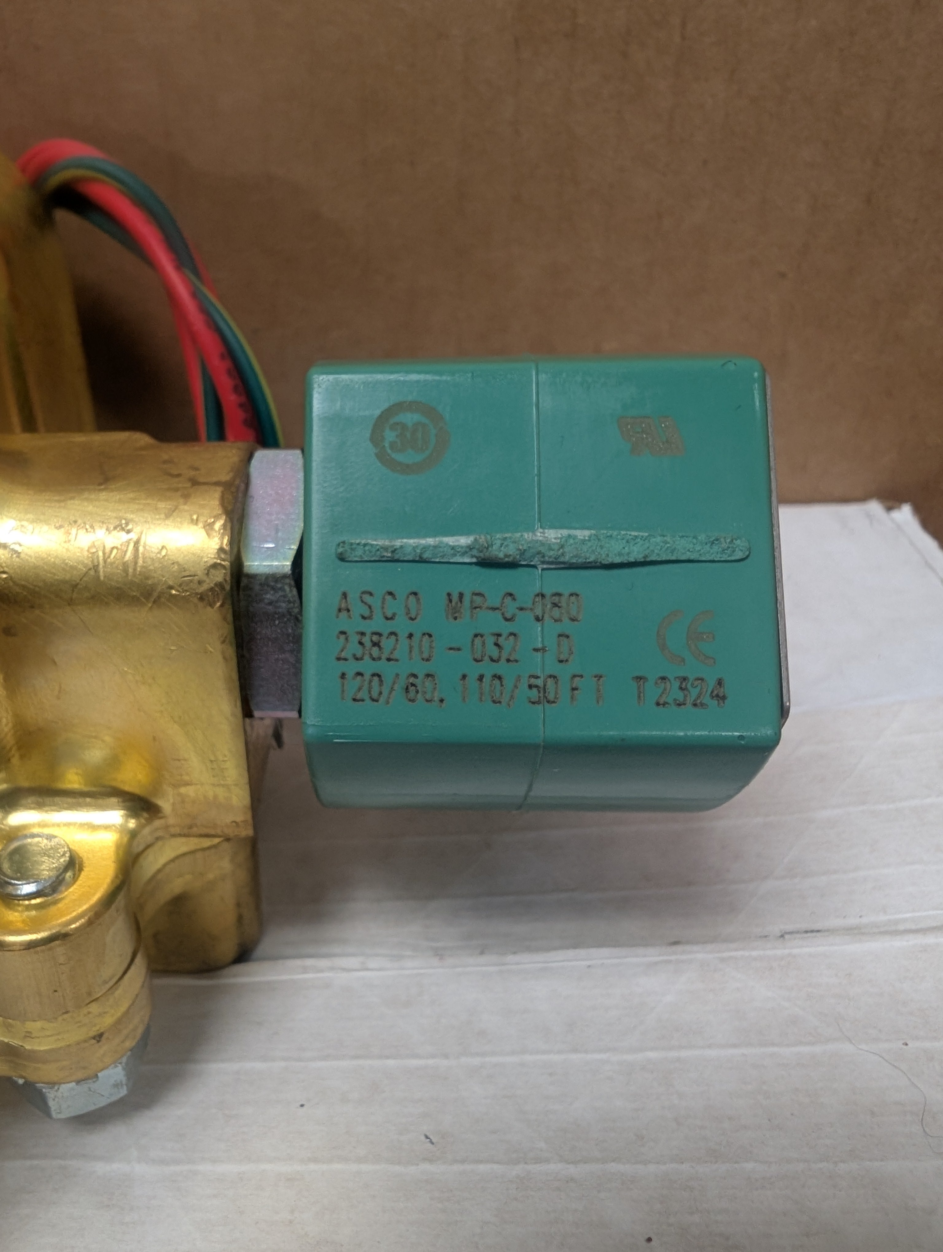 ASCO 8221G011 1-1/2" NPT Normally Closed 2-Way Solenoid Valve (120/60VAC) New