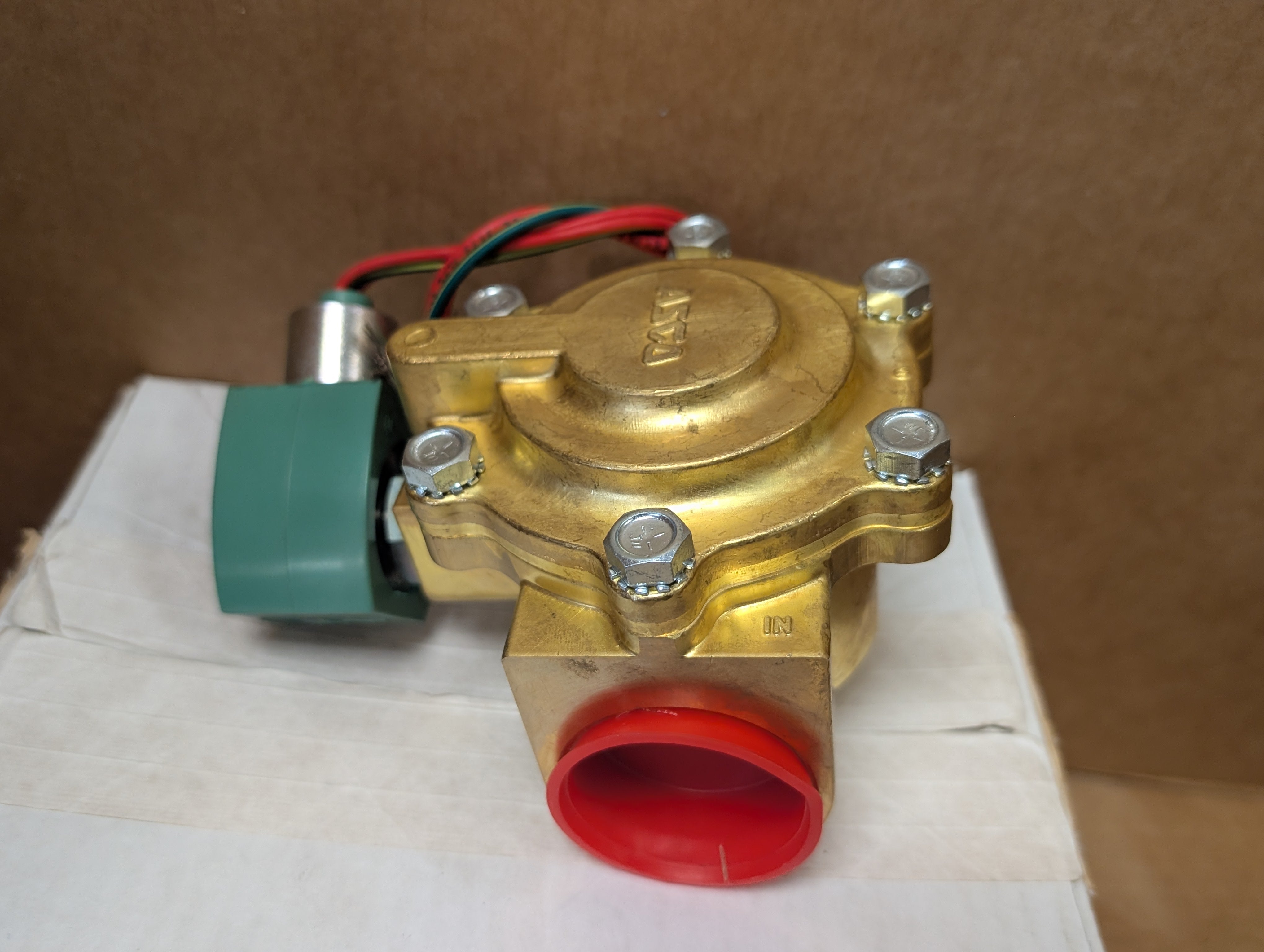 ASCO 8221G011 1-1/2" NPT Normally Closed 2-Way Solenoid Valve (120/60VAC) New