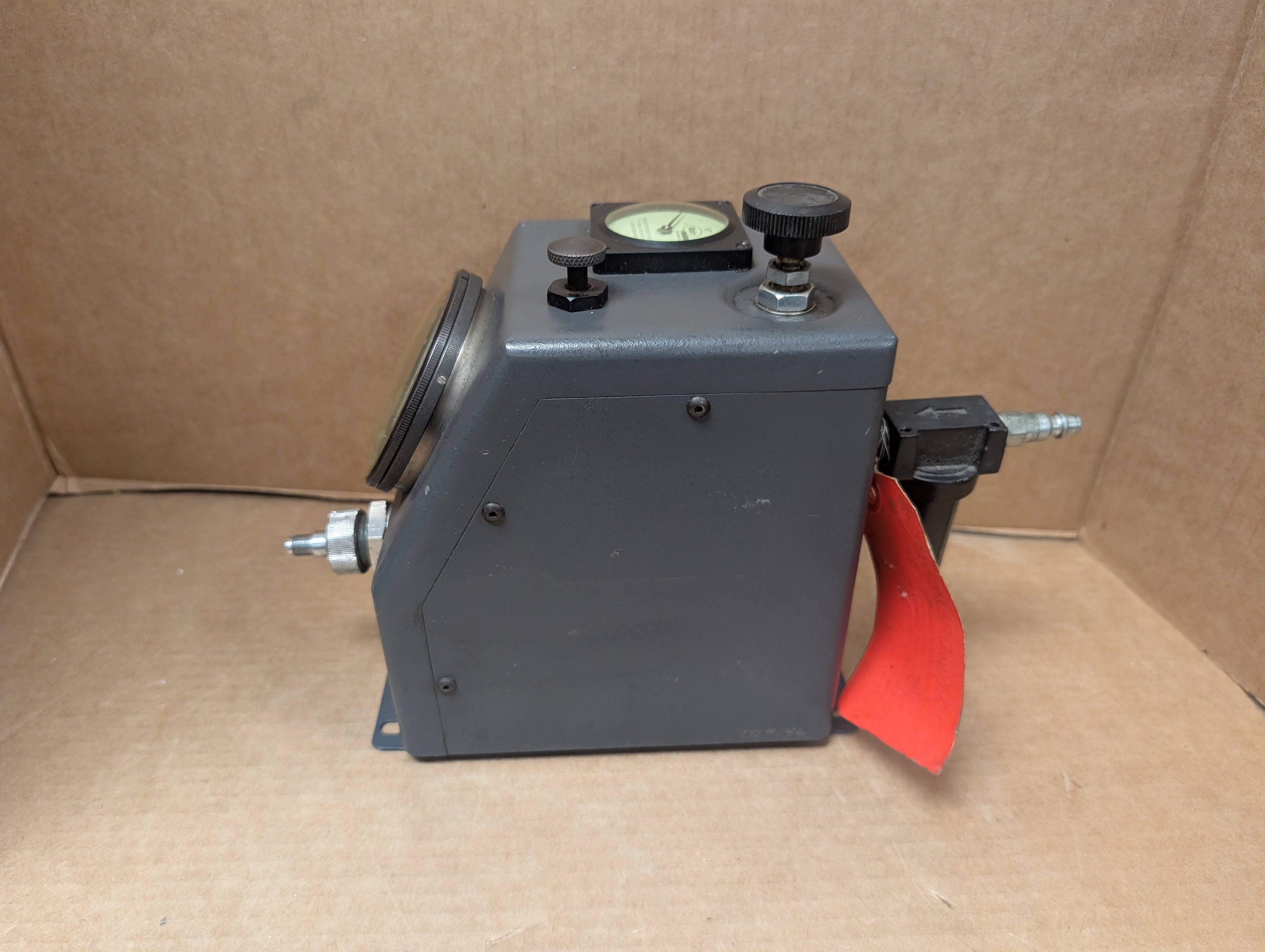 Mahr Federal Dimensionair D-2500 Air Gauge Pneumatic Gage .00005" 2500:1  Used